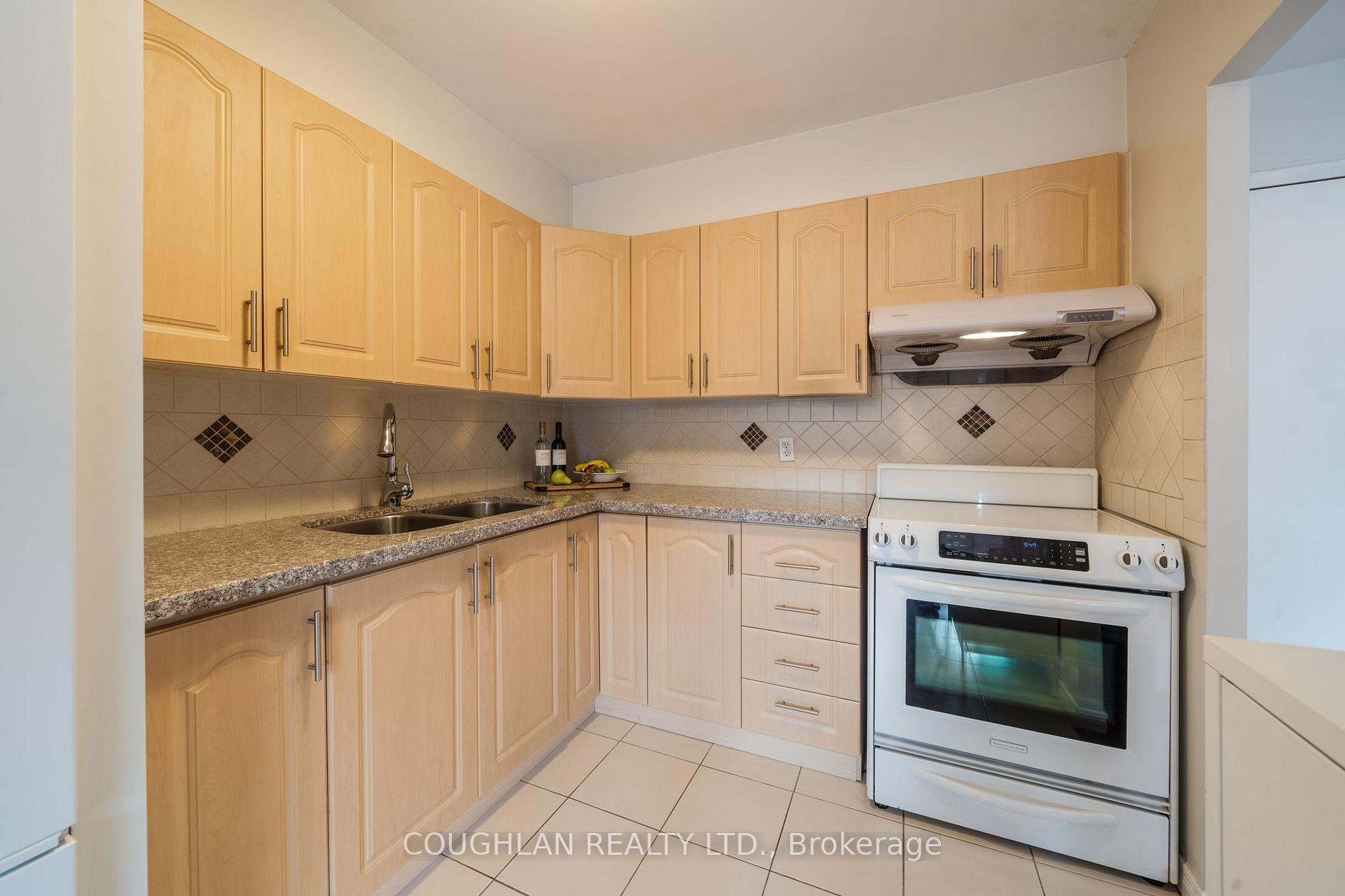 Photo 11 of Unit 407, 131 Taunton Road E, Oshawa, Centennial — HOMEH