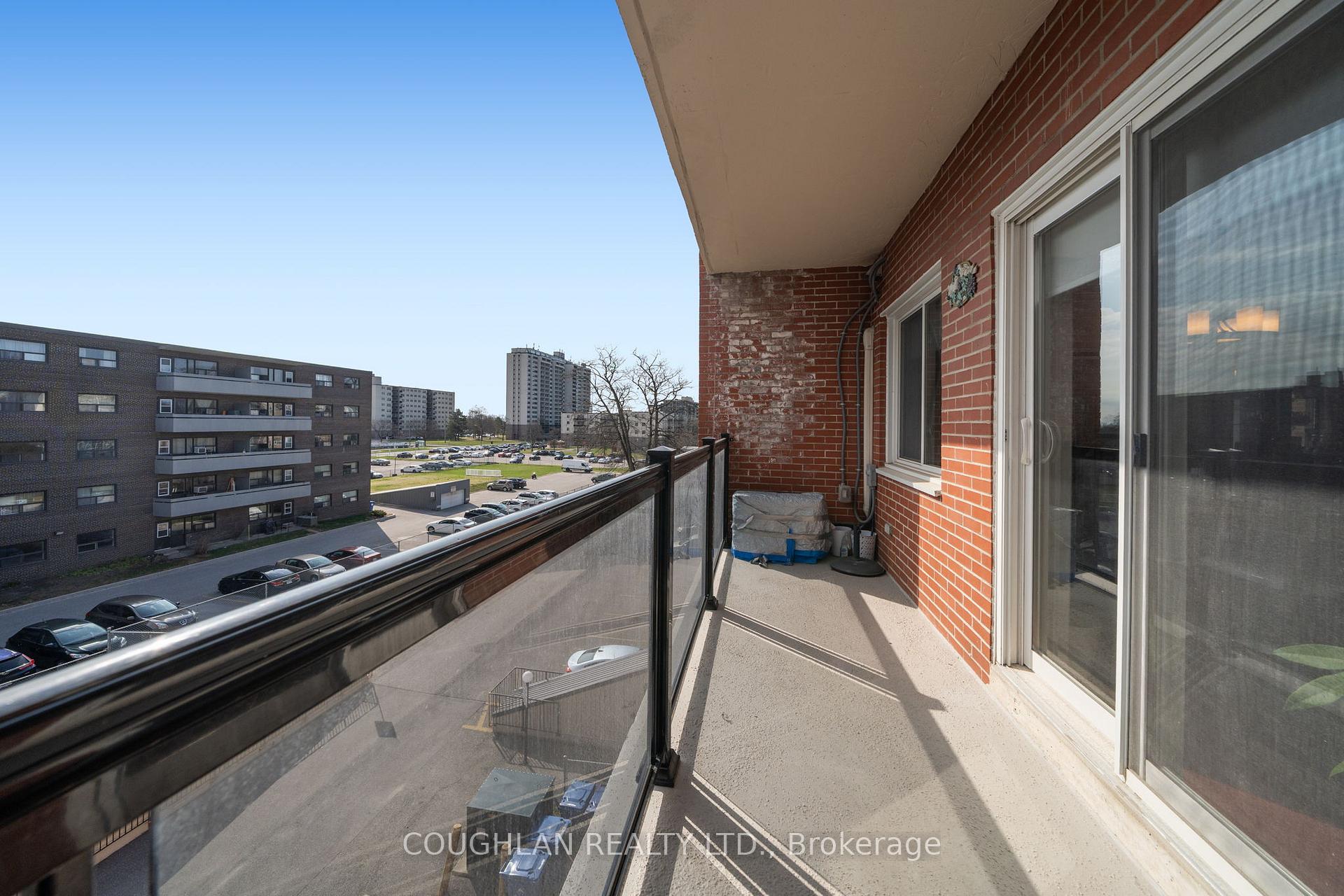 Photo 12 of Unit 407, 131 Taunton Road E, Oshawa, Centennial — HOMEH
