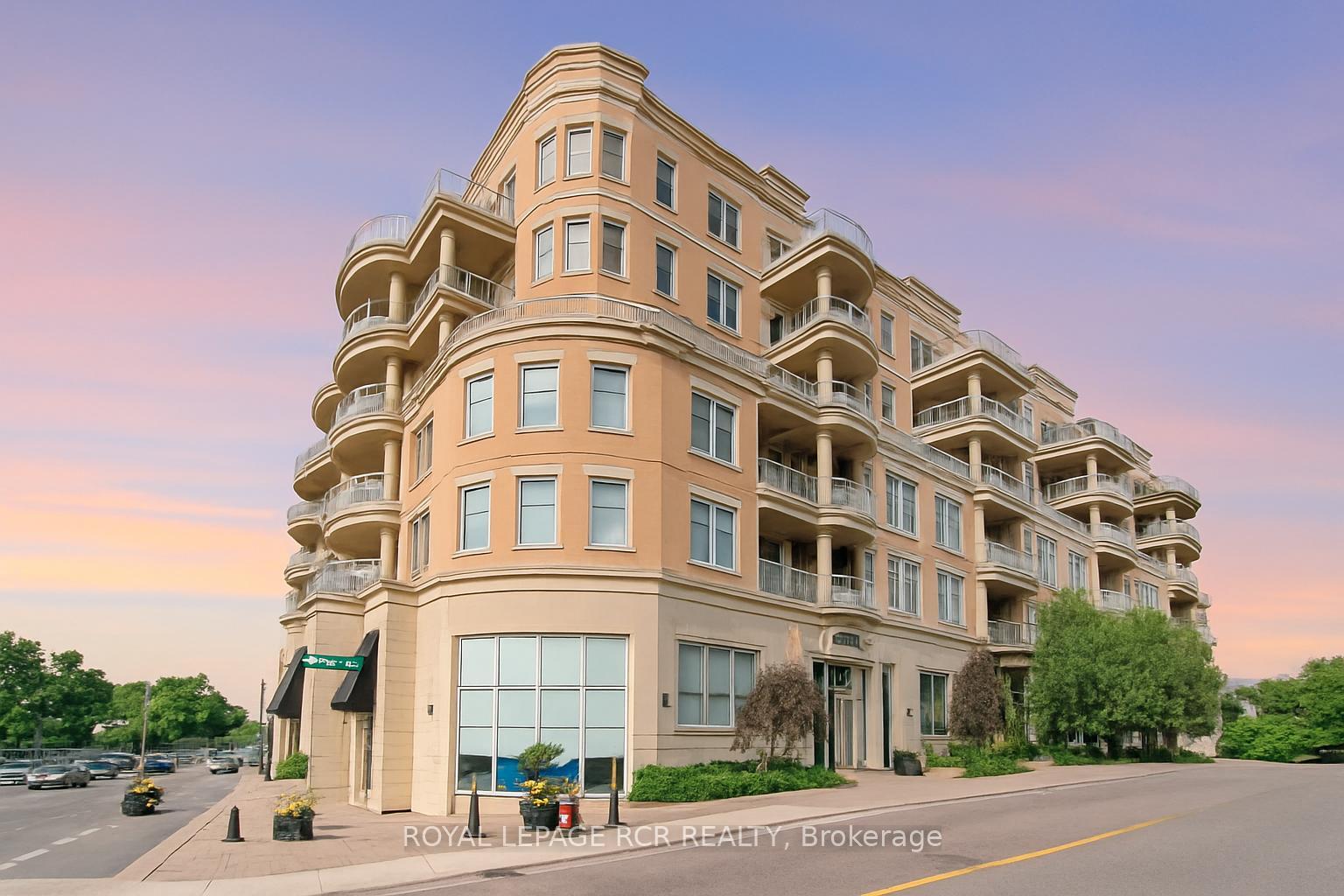 Photo 1 of Unit 409, 15277 Yonge Street, Aurora, Aurora Village — HOMEH