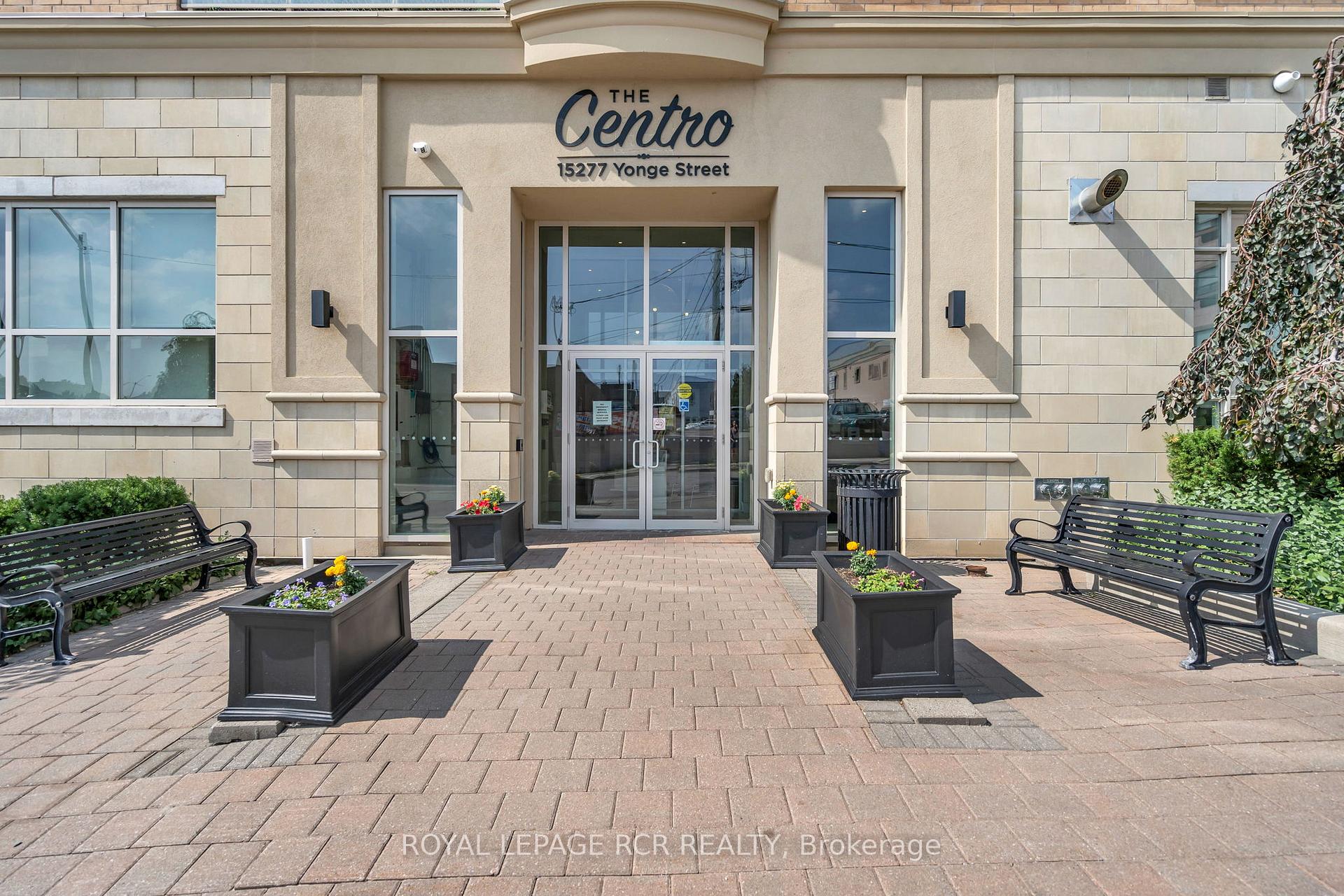 Photo 6 of Unit 409, 15277 Yonge Street, Aurora, Aurora Village — HOMEH
