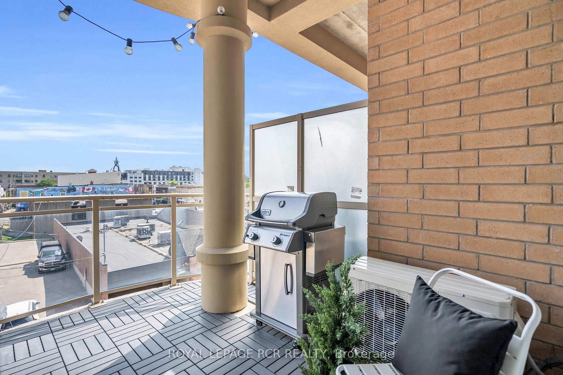 Photo 12 of Unit 409, 15277 Yonge Street, Aurora, Aurora Village — HOMEH