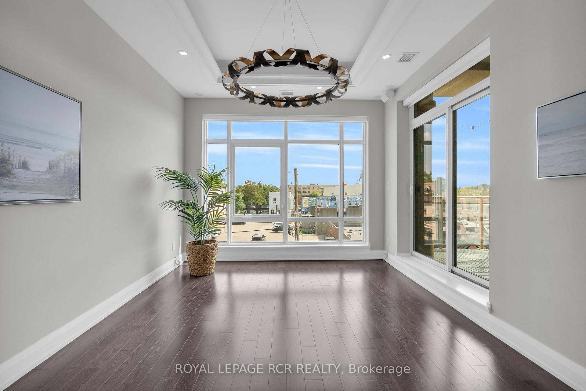 Photo 9 of Unit 409, 15277 Yonge Street, Aurora, Aurora Village — HOMEH
