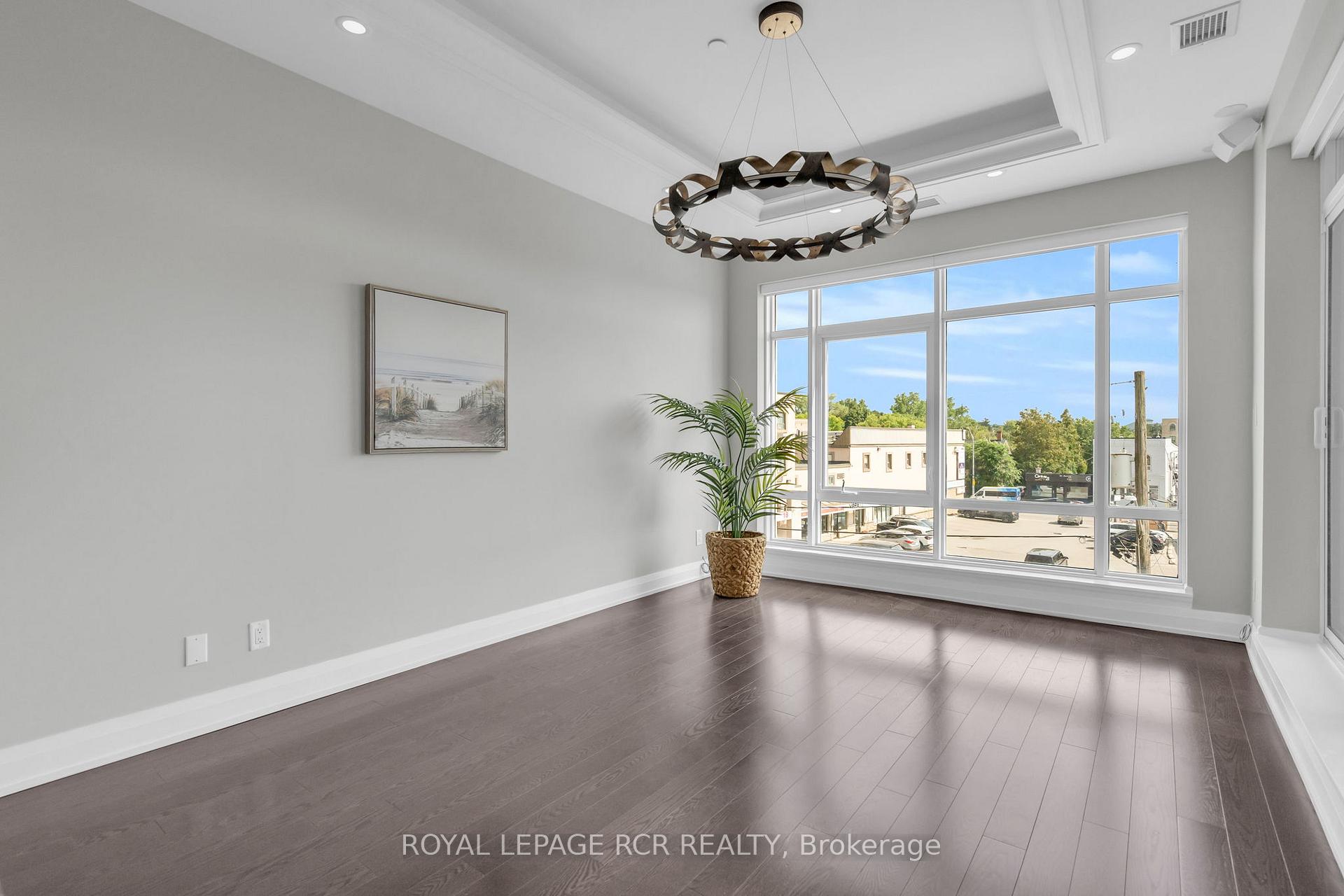 Photo 24 of Unit 409, 15277 Yonge Street, Aurora, Aurora Village — HOMEH
