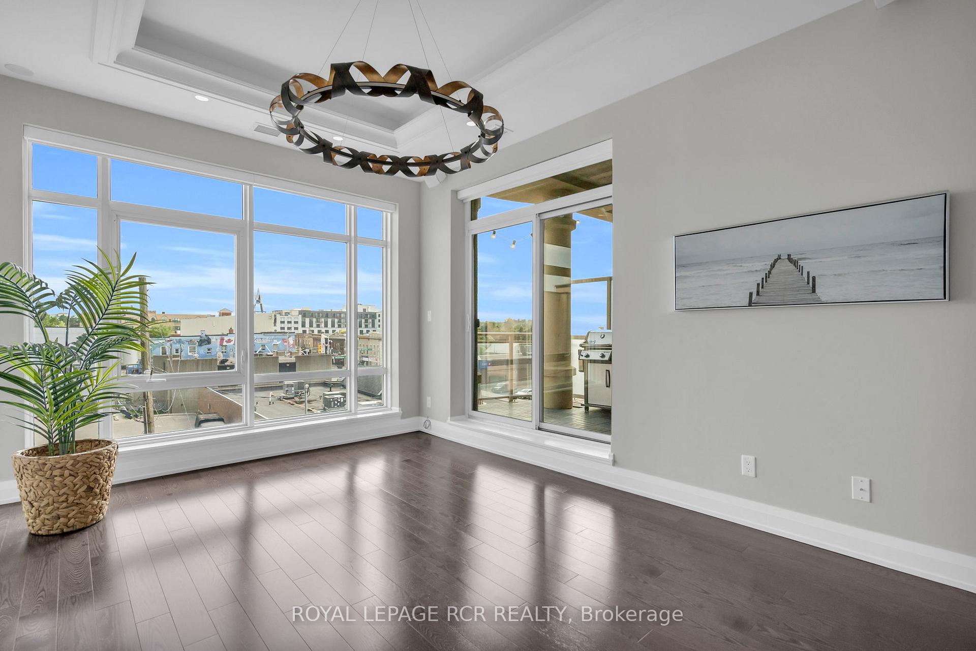 Photo 11 of Unit 409, 15277 Yonge Street, Aurora, Aurora Village — HOMEH