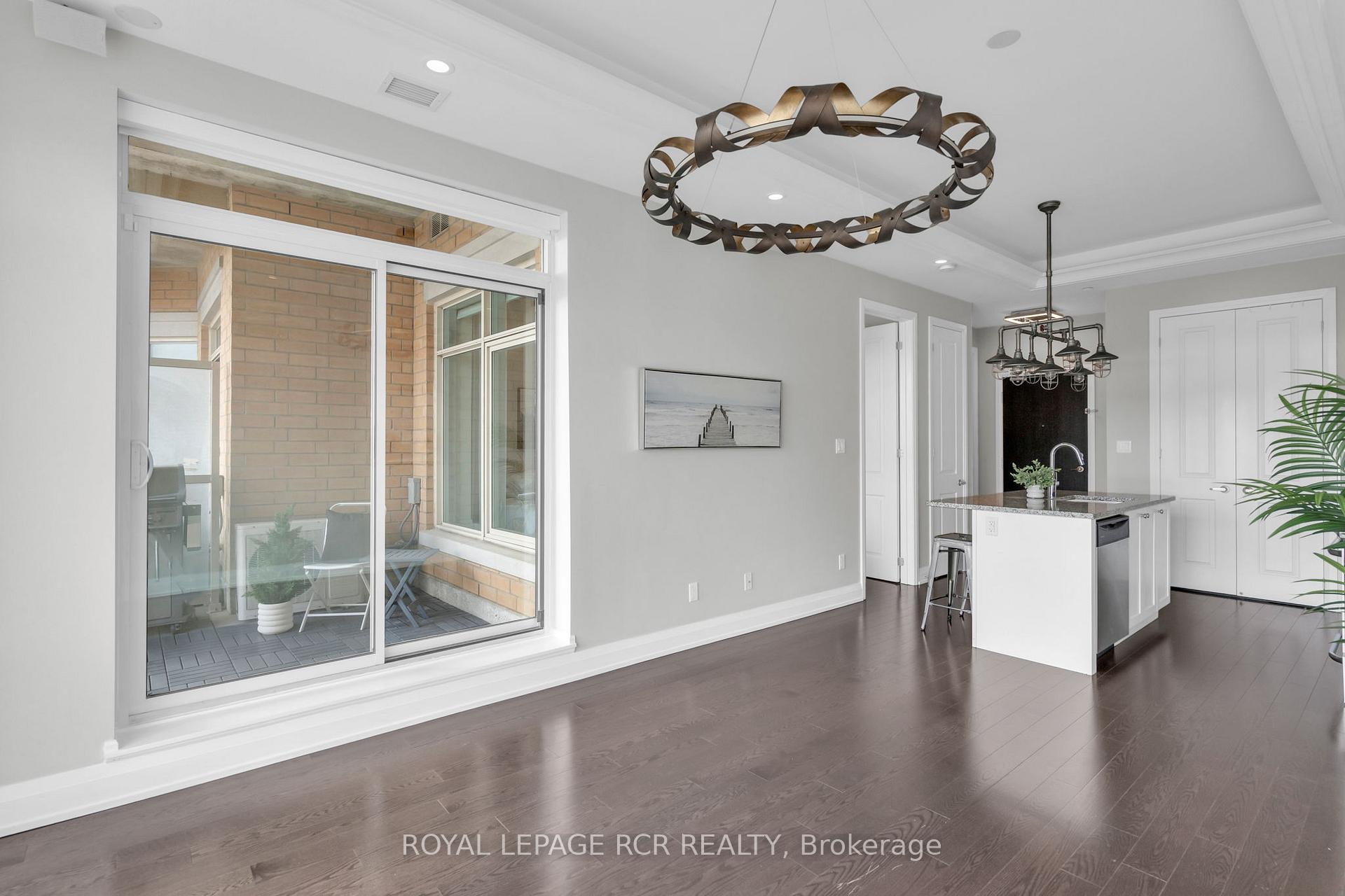 Photo 17 of Unit 409, 15277 Yonge Street, Aurora, Aurora Village — HOMEH