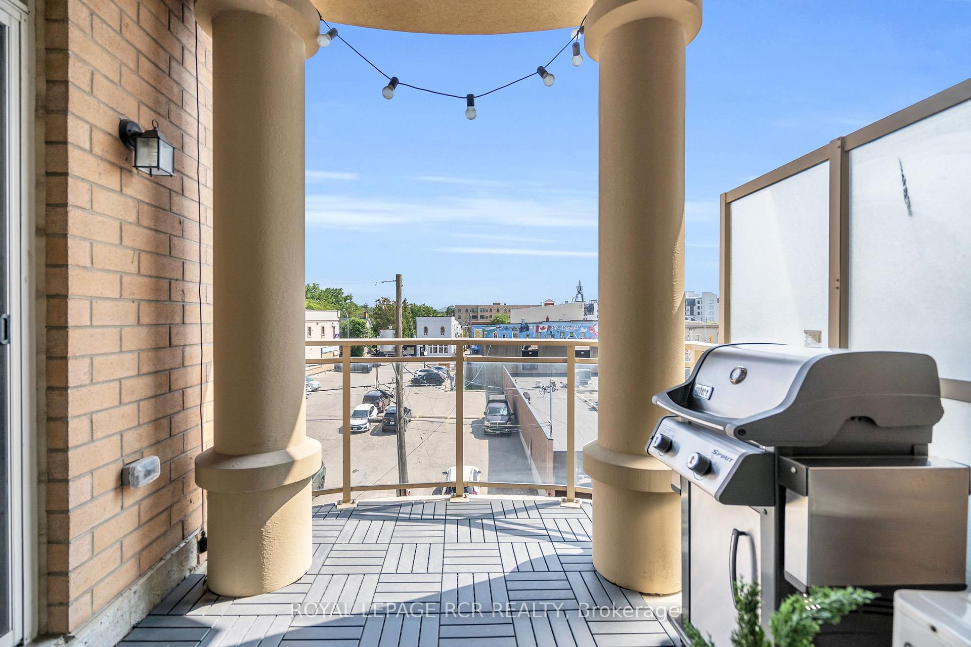 Photo 18 of Unit 409, 15277 Yonge Street, Aurora, Aurora Village — HOMEH