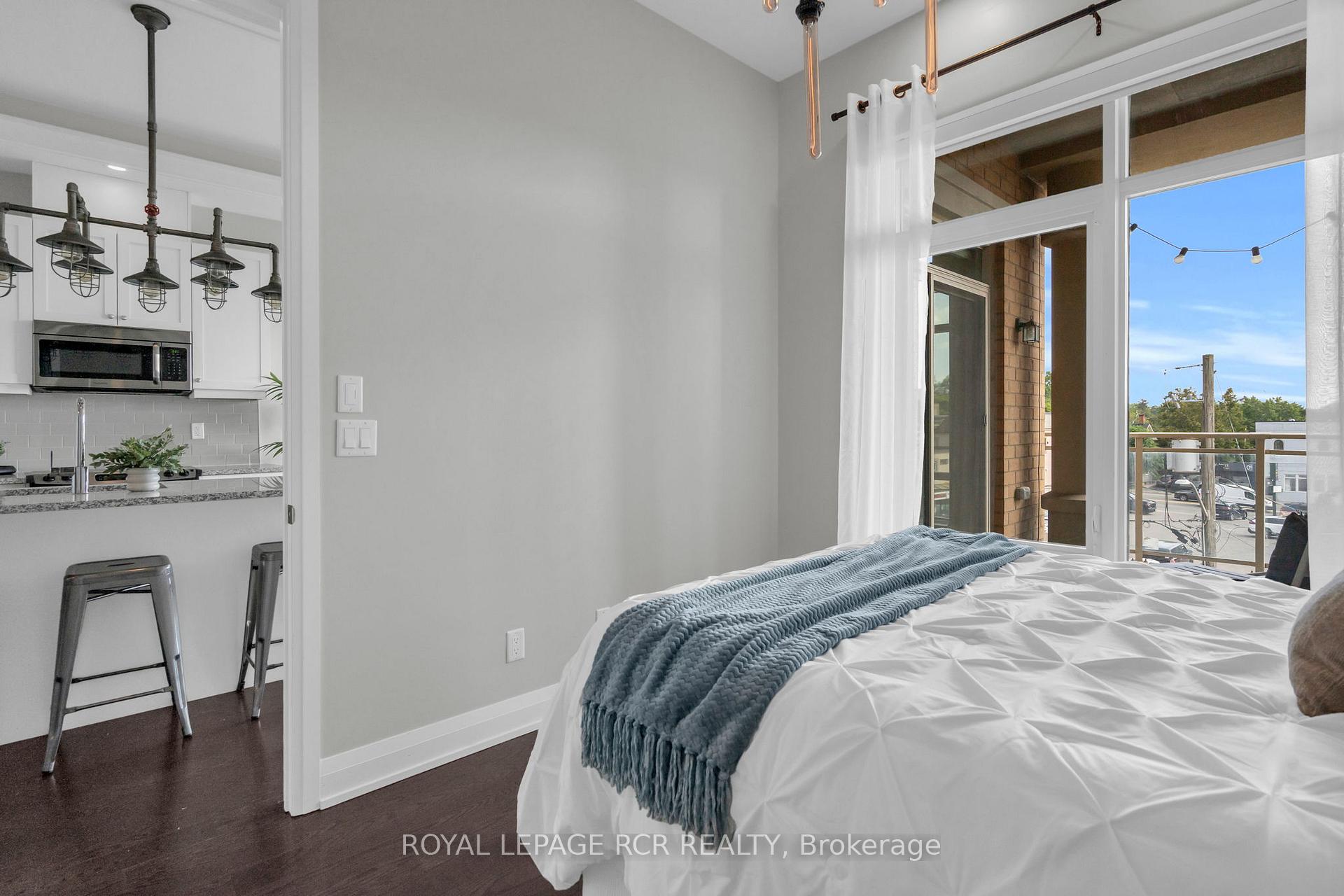 Photo 22 of Unit 409, 15277 Yonge Street, Aurora, Aurora Village — HOMEH