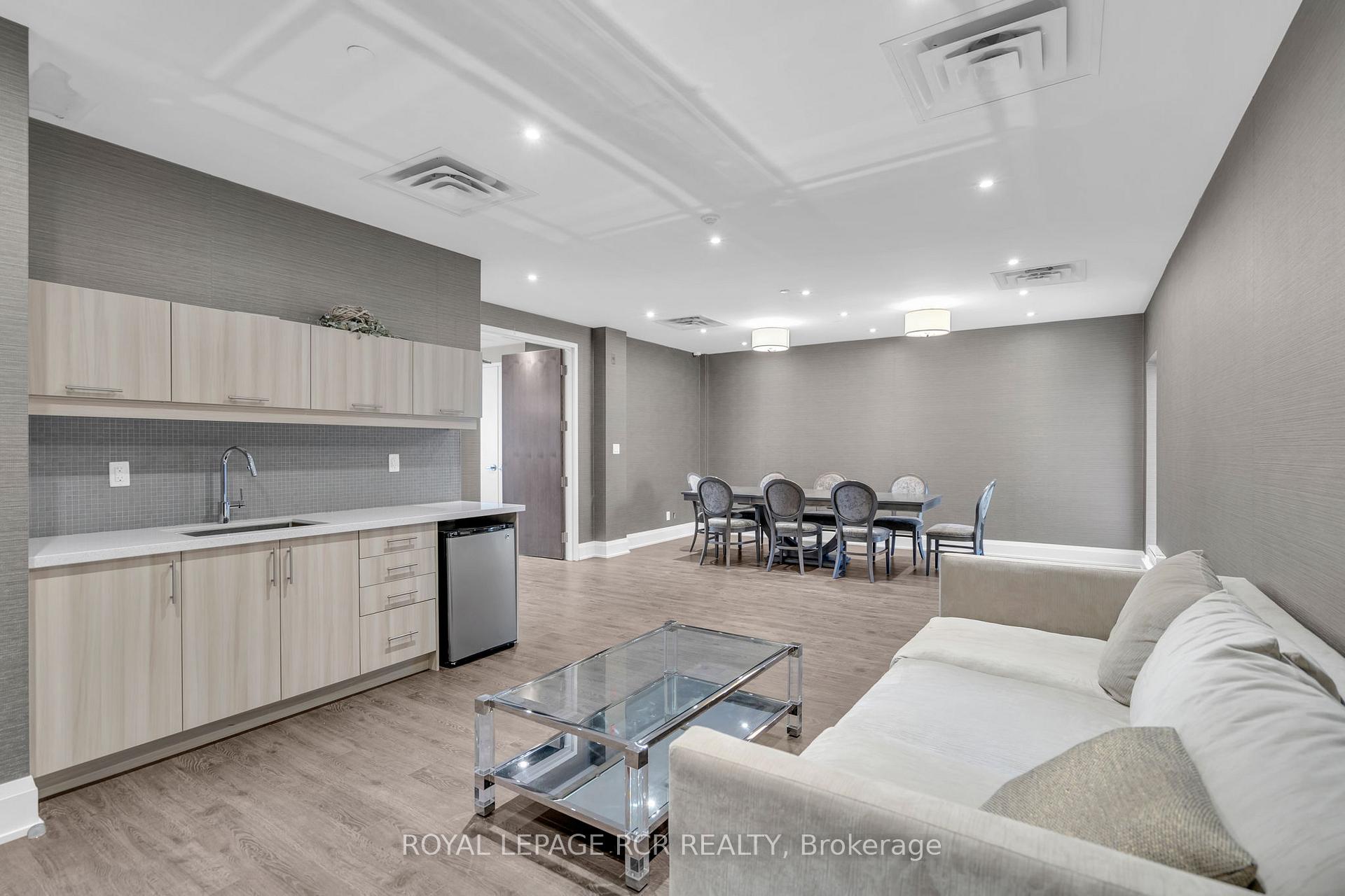 Photo 28 of Unit 409, 15277 Yonge Street, Aurora, Aurora Village — HOMEH
