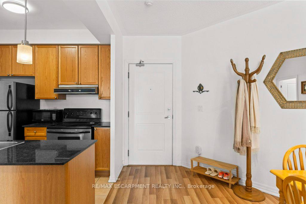 Photo 8 of Unit 317, 245 Dalesford Road, Etobicoke, Stonegate-Queensway — HOMEH