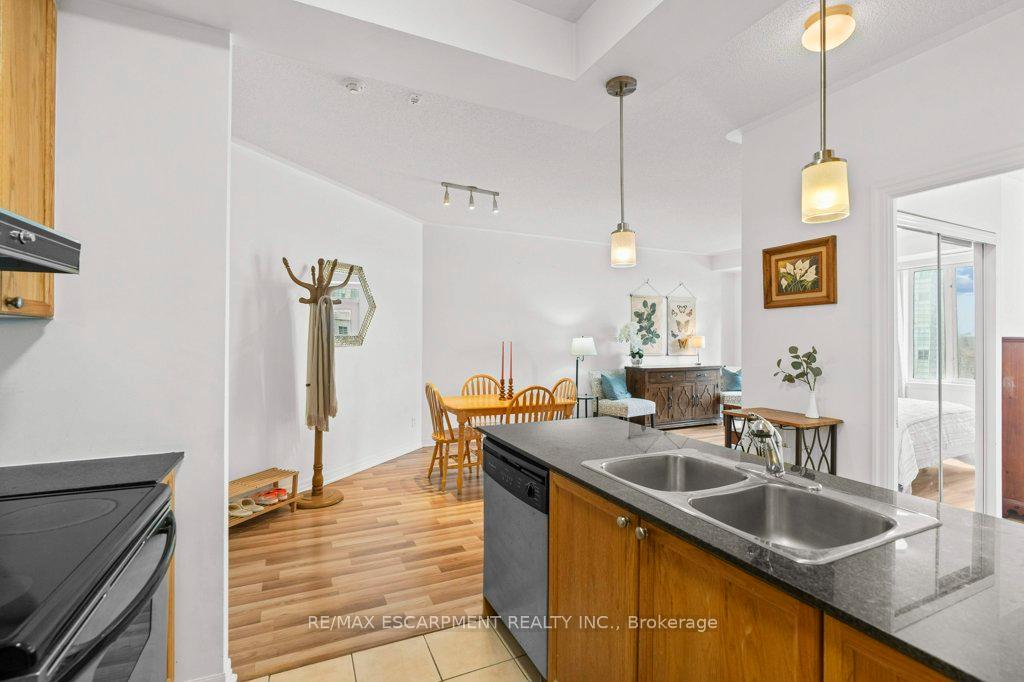 Photo 9 of Unit 317, 245 Dalesford Road, Etobicoke, Stonegate-Queensway — HOMEH