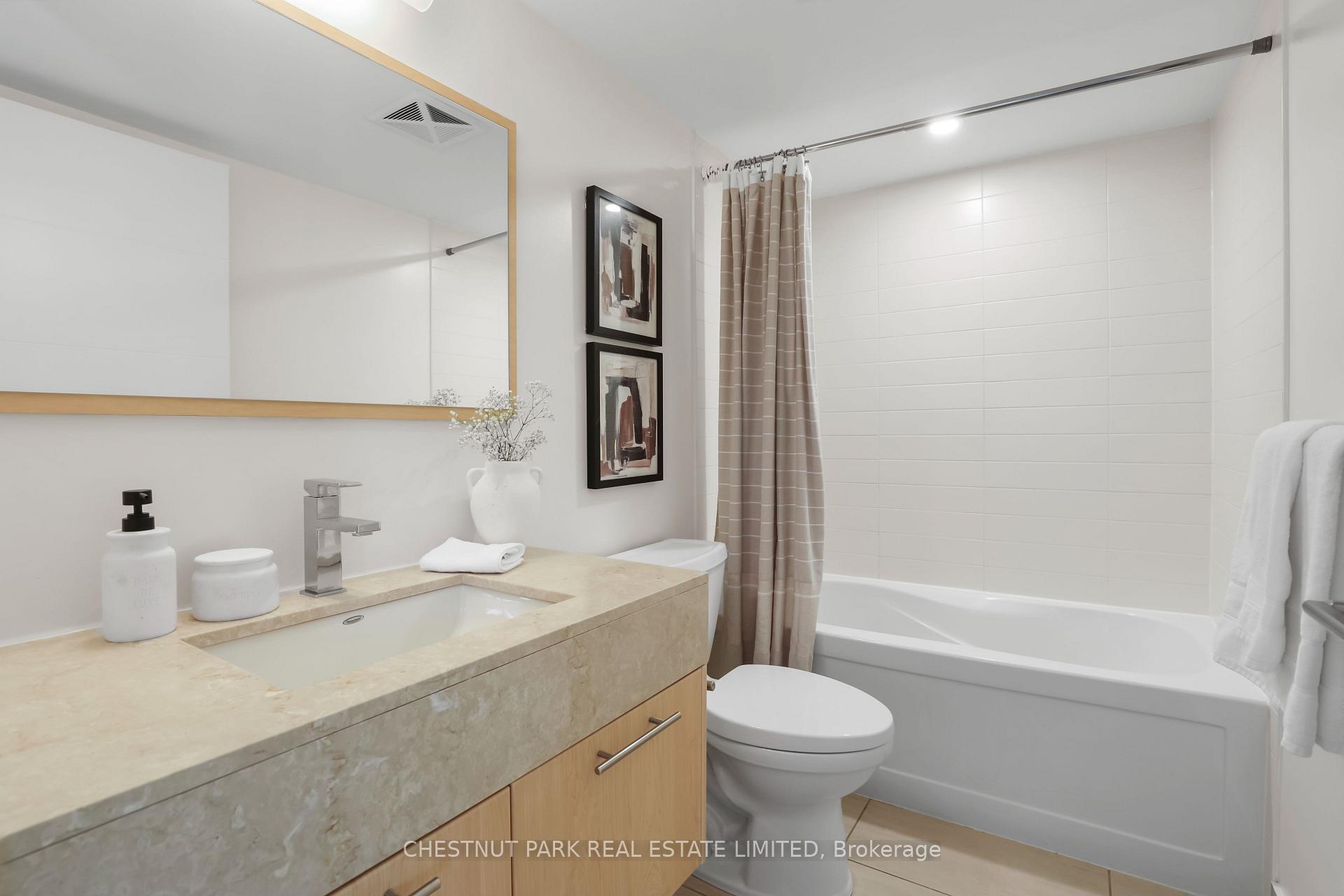 Photo 4 of Unit 507, 126 Simcoe Street, Toronto, Waterfront Communities — HOMEH