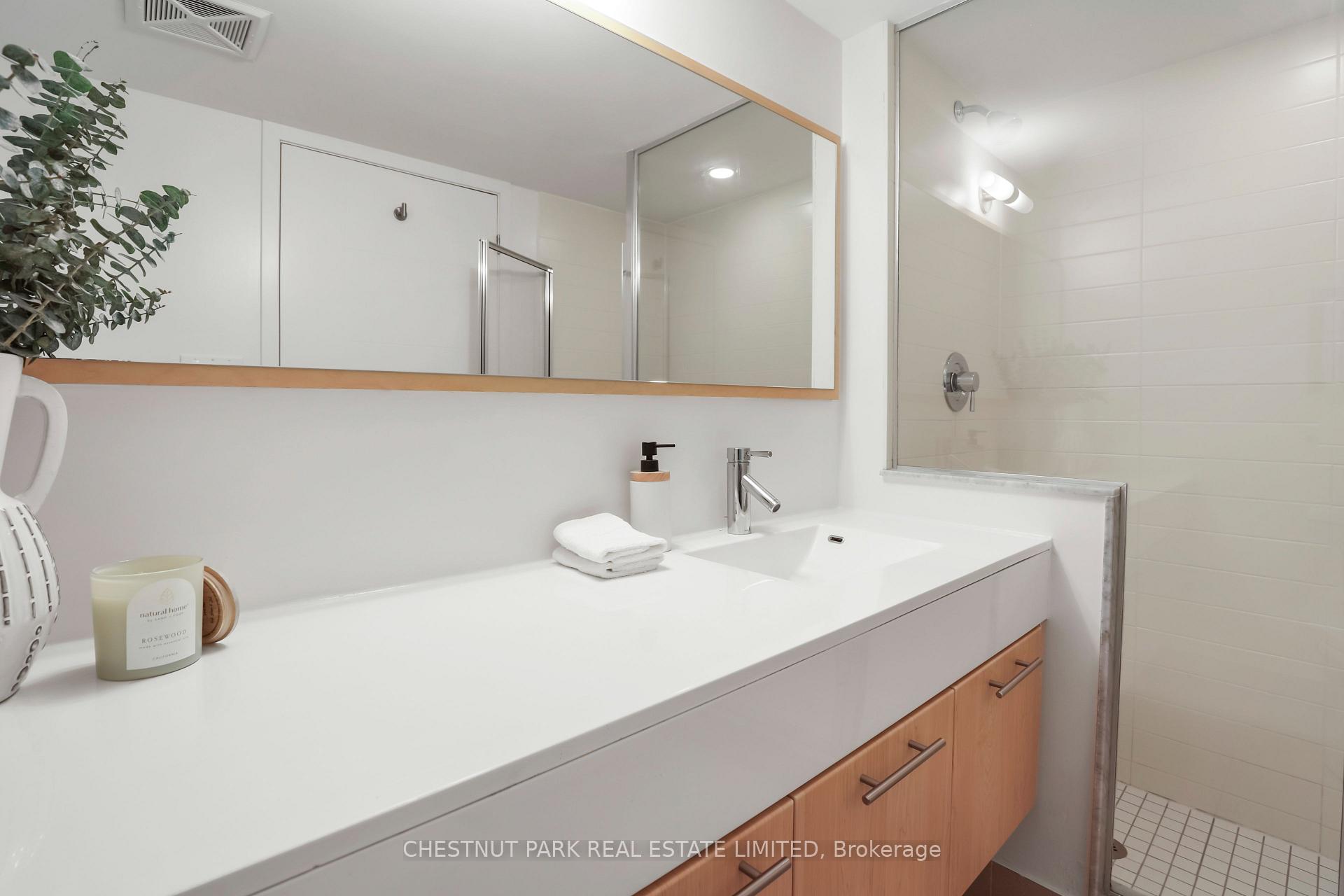 Photo 12 of Unit 507, 126 Simcoe Street, Toronto, Waterfront Communities — HOMEH
