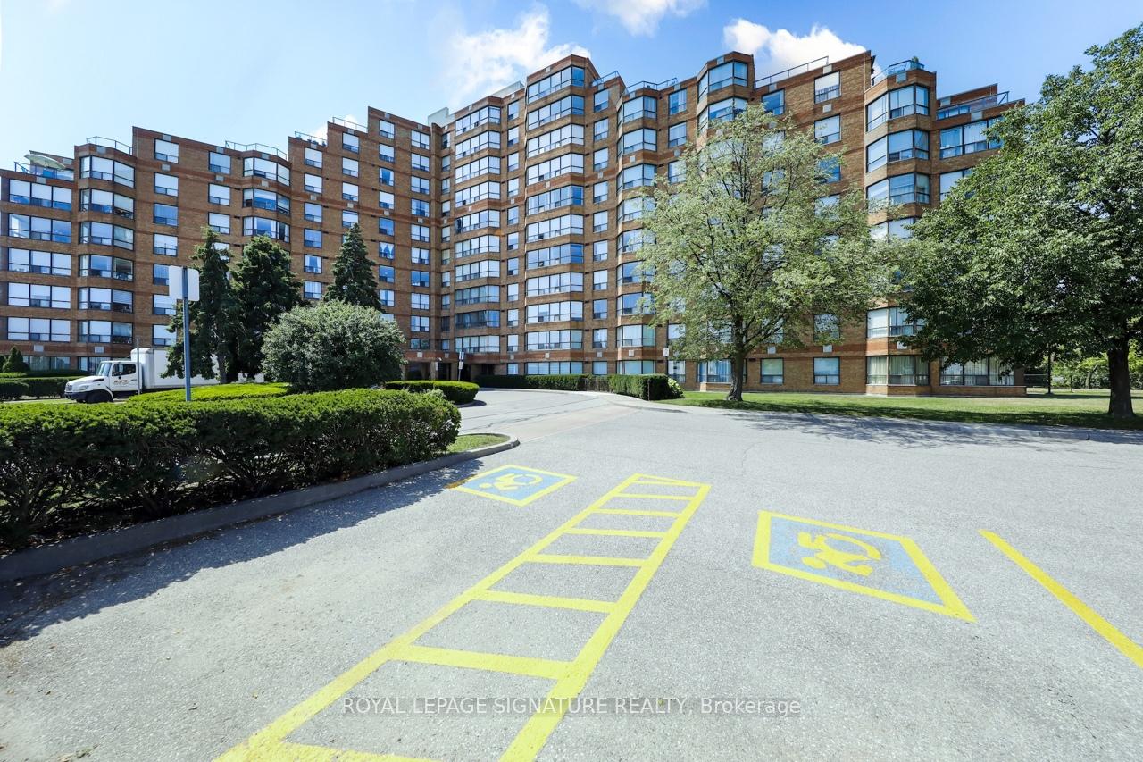 Front of Unit 904, 6 Humberline Drive