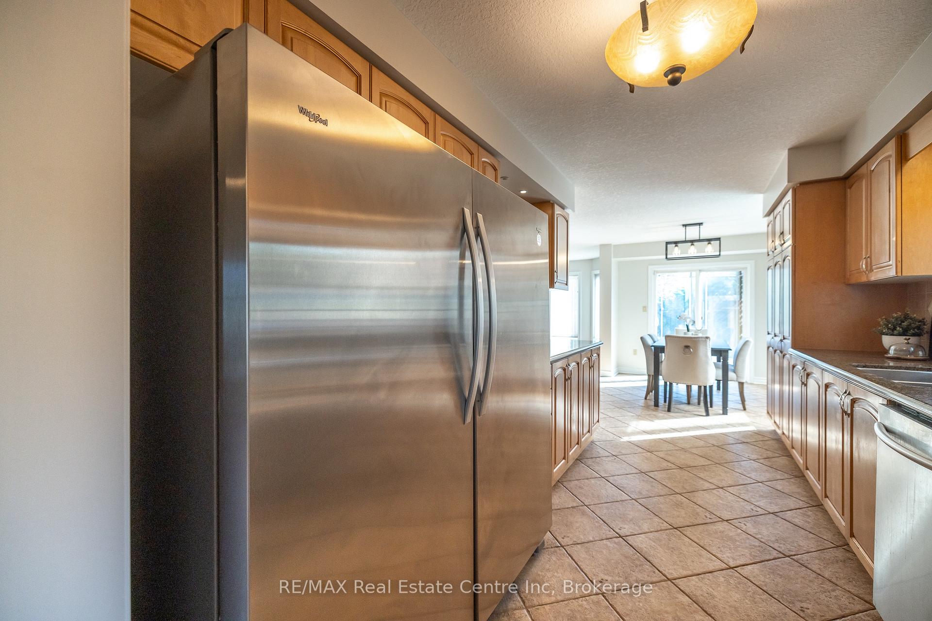 Photo 8 of 78 Mcarthur Drive, Guelph, Pineridge/Westminster Woods — HOMEH