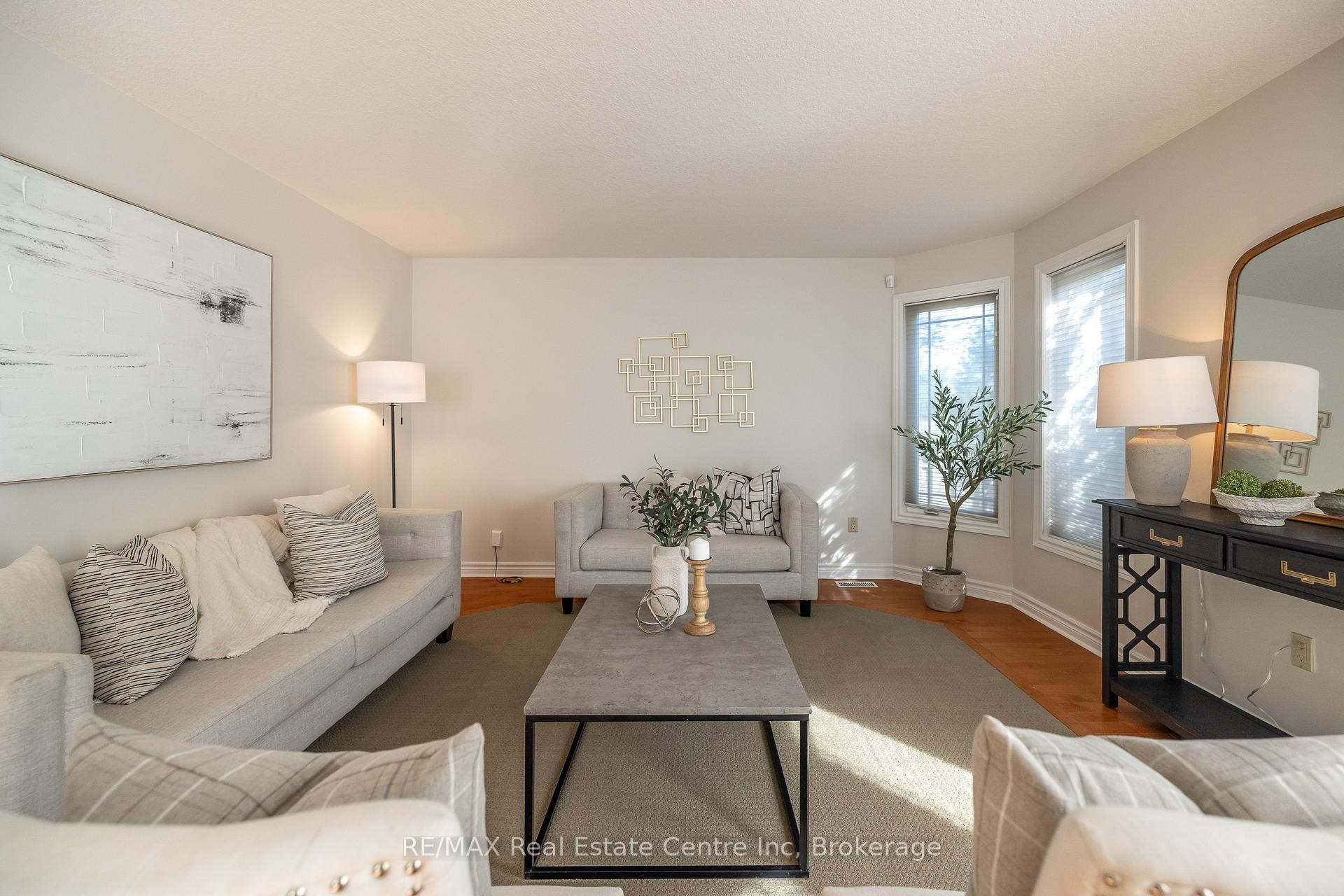 Photo 11 of 78 Mcarthur Drive, Guelph, Pineridge/Westminster Woods — HOMEH