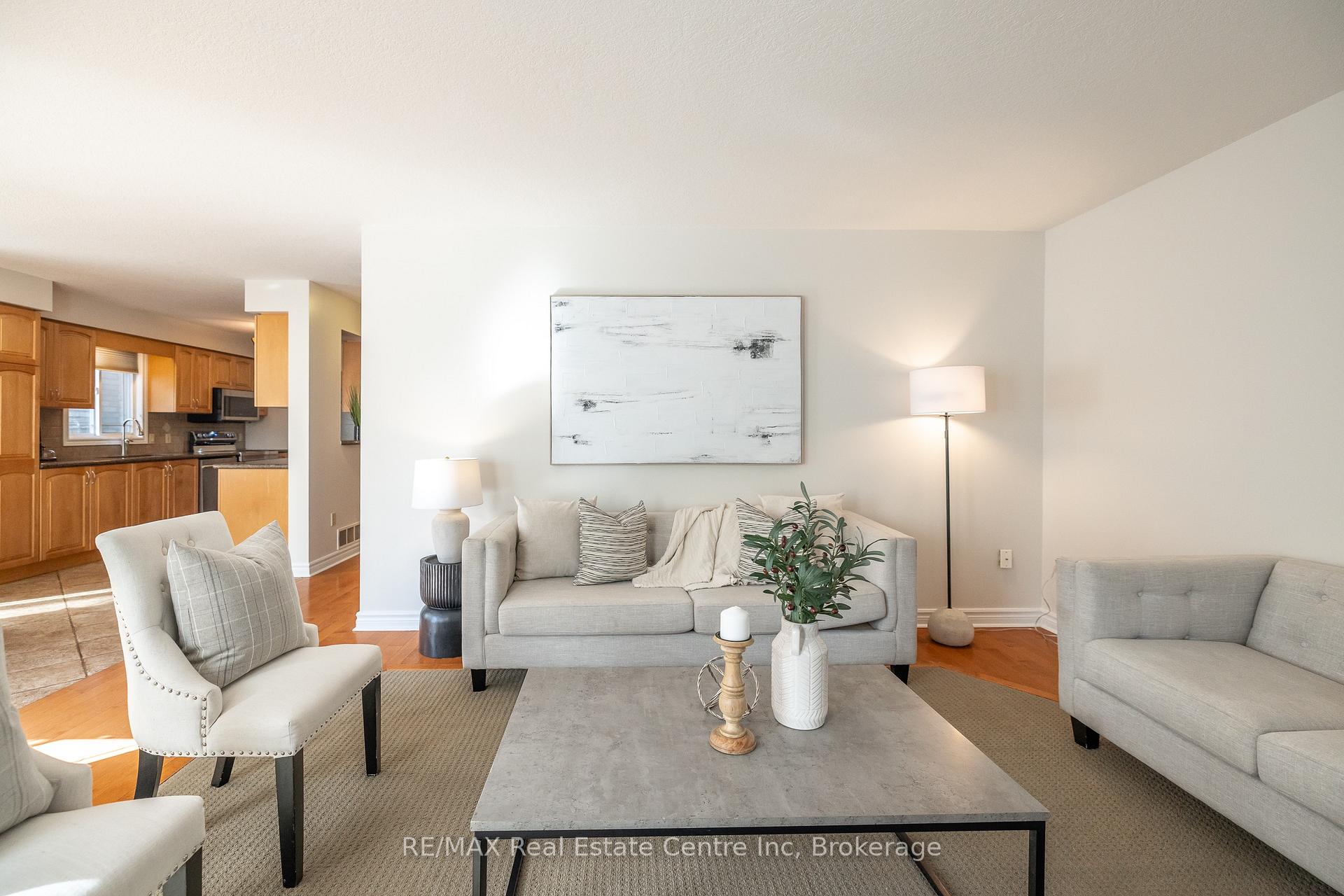 Photo 12 of 78 Mcarthur Drive, Guelph, Pineridge/Westminster Woods — HOMEH