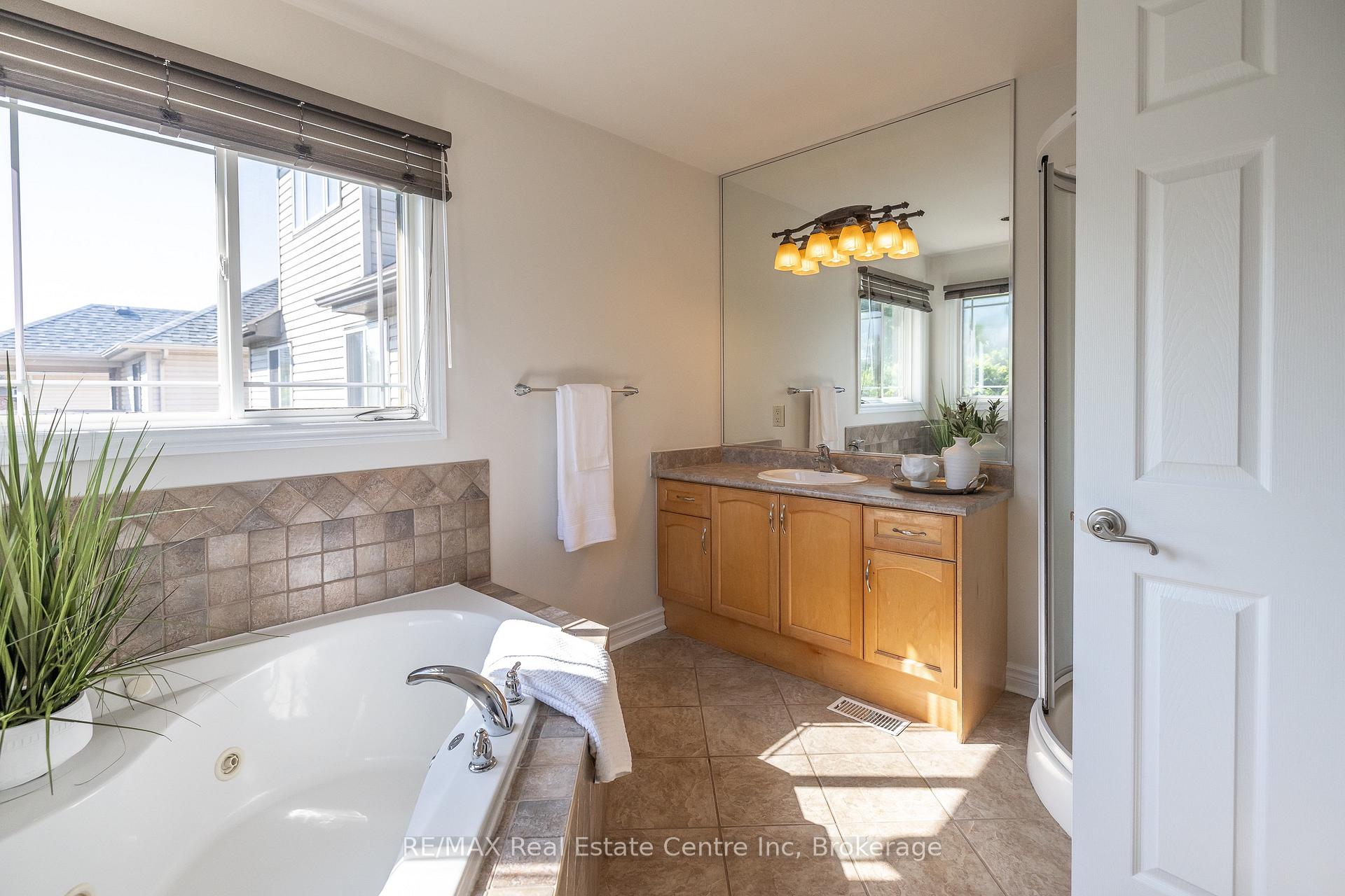 Photo 19 of 78 Mcarthur Drive, Guelph, Pineridge/Westminster Woods — HOMEH