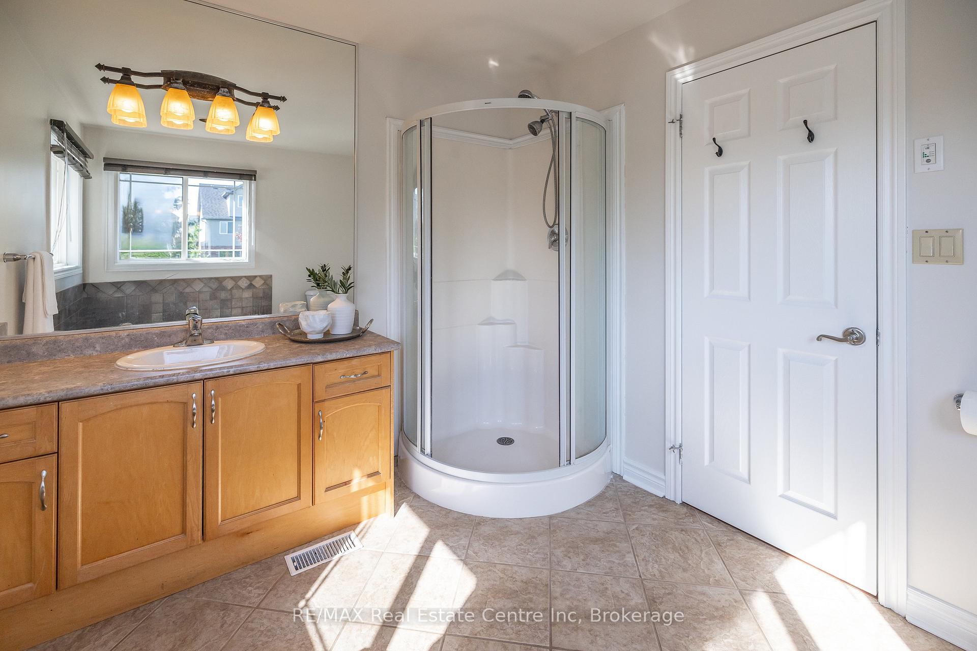Photo 20 of 78 Mcarthur Drive, Guelph, Pineridge/Westminster Woods — HOMEH