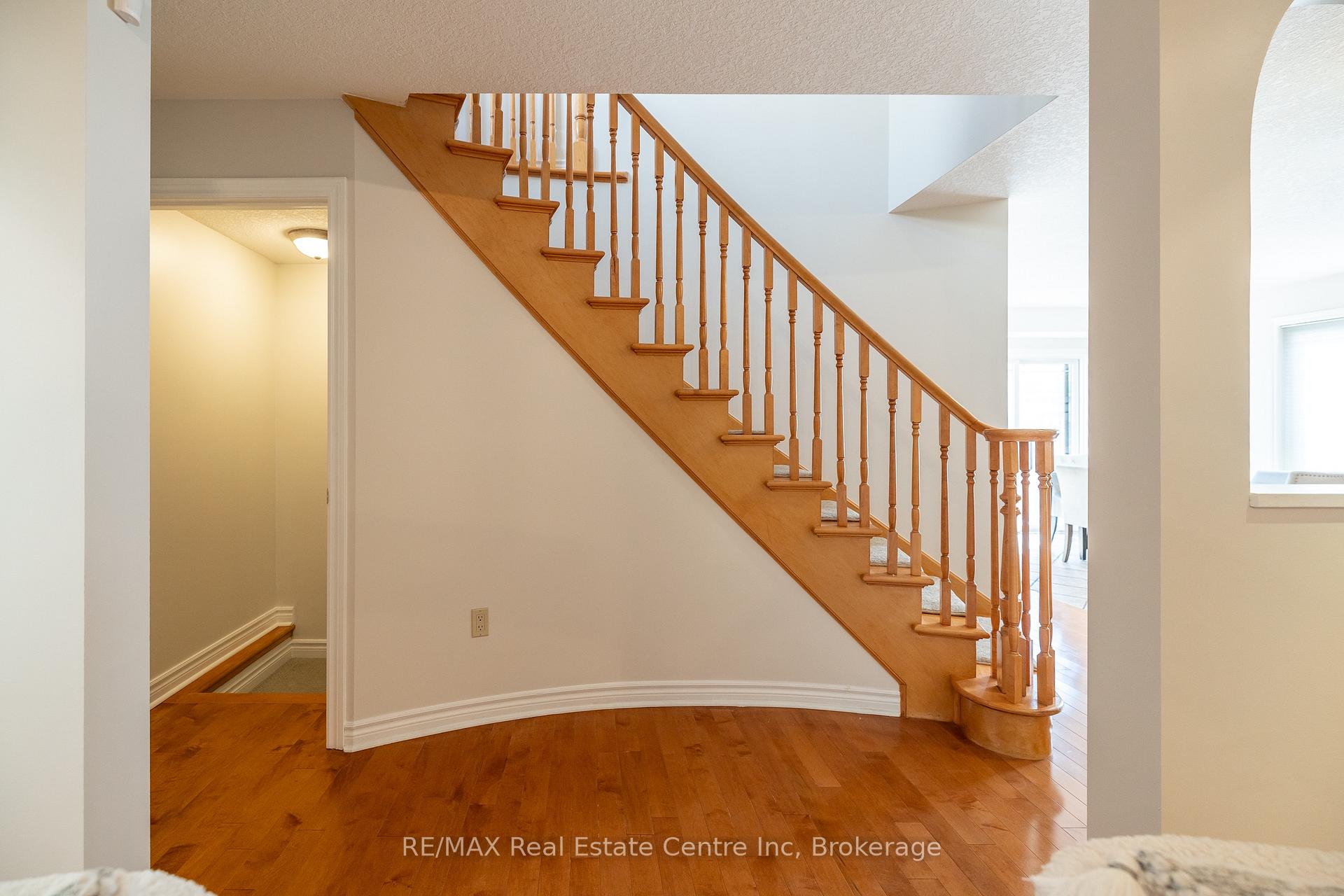 Photo 28 of 78 Mcarthur Drive, Guelph, Pineridge/Westminster Woods — HOMEH