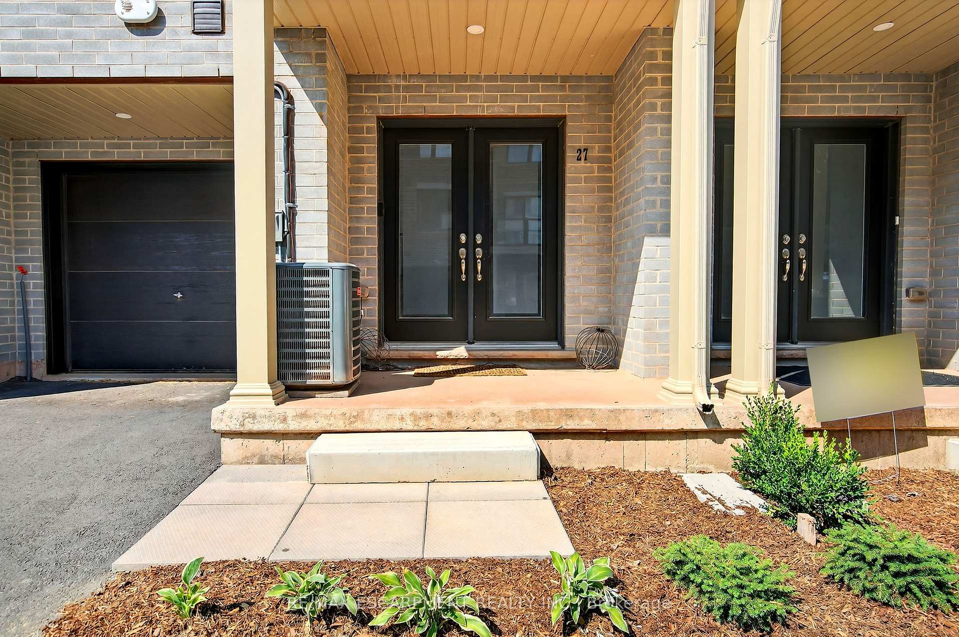Photo 28 of 27 Dryden Lane, Hamilton, McQuesten — HOMEH