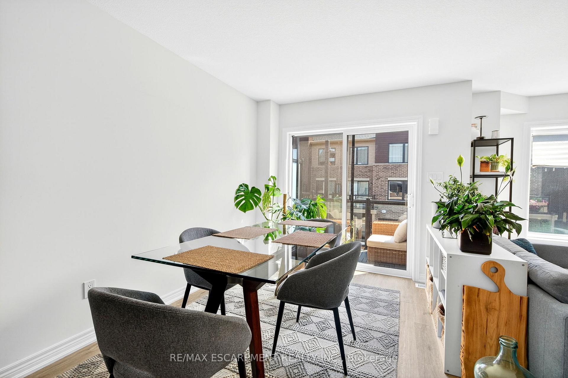 Photo 31 of 27 Dryden Lane, Hamilton, McQuesten — HOMEH