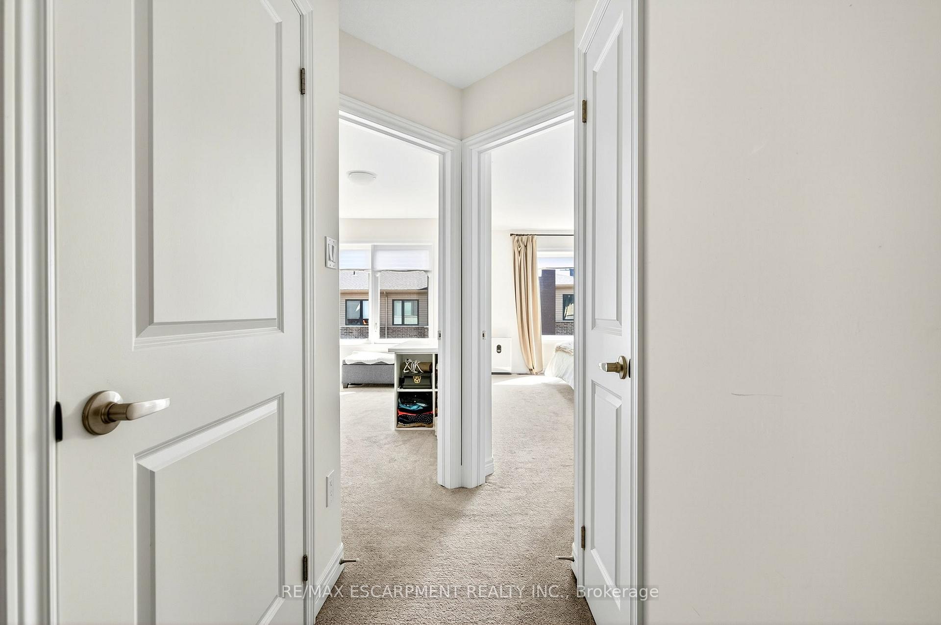 Photo 11 of 27 Dryden Lane, Hamilton, McQuesten — HOMEH