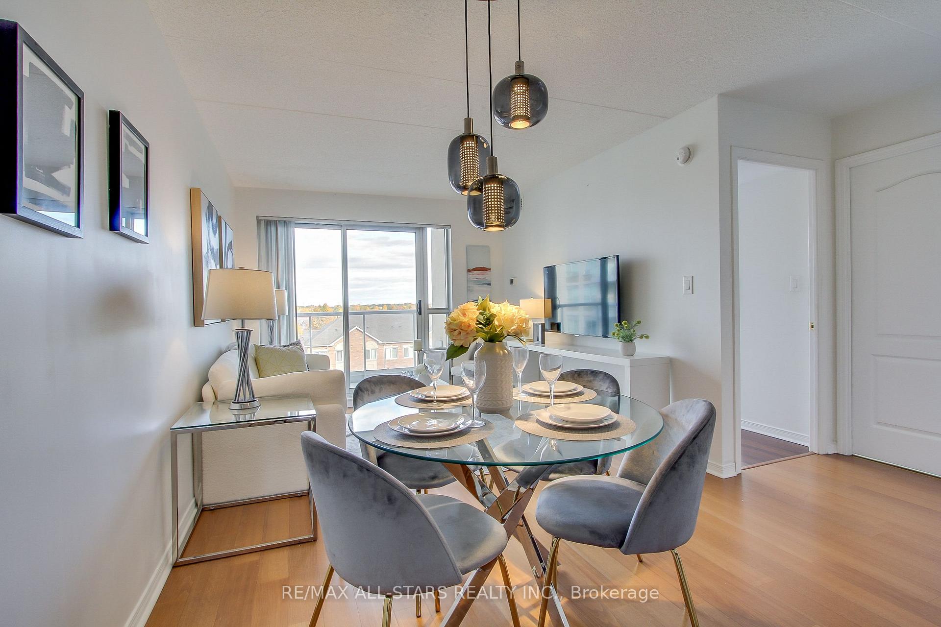 Front of Unit 610, 4600 Steeles Avenue E
