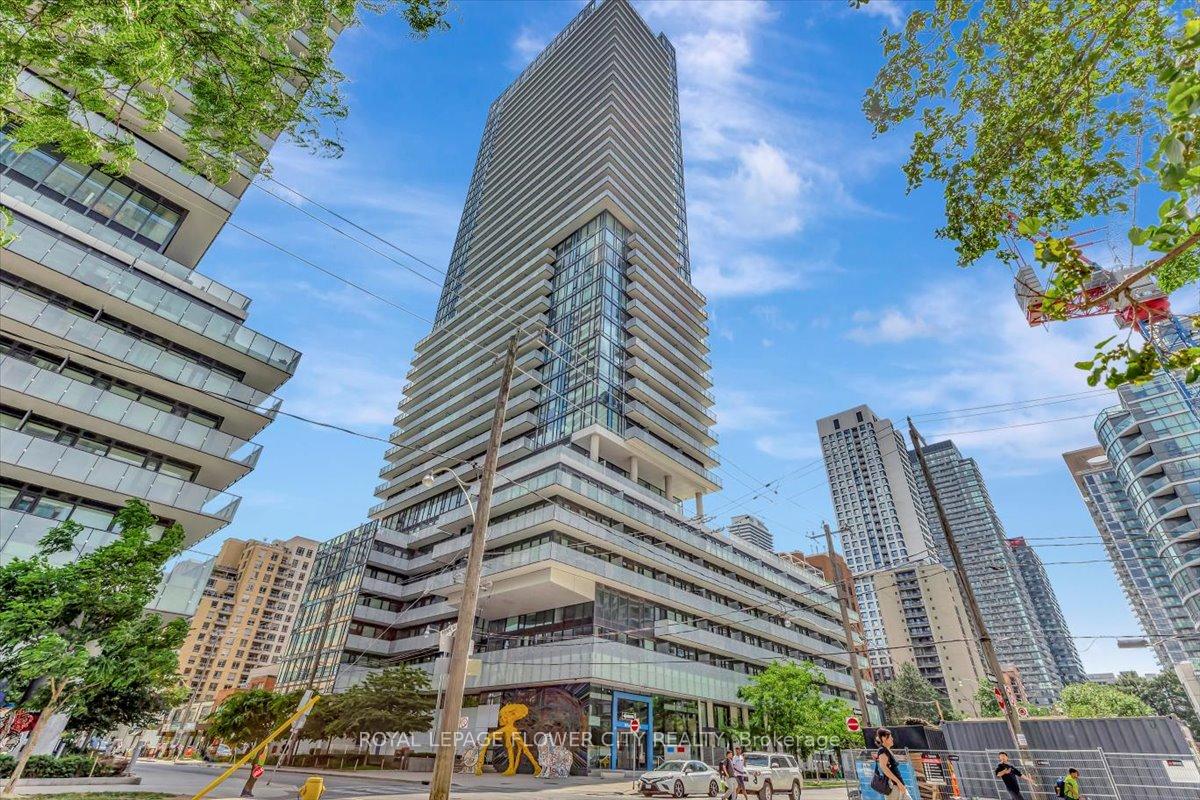 Front of Unit 4108, 161 Roehampton Avenue