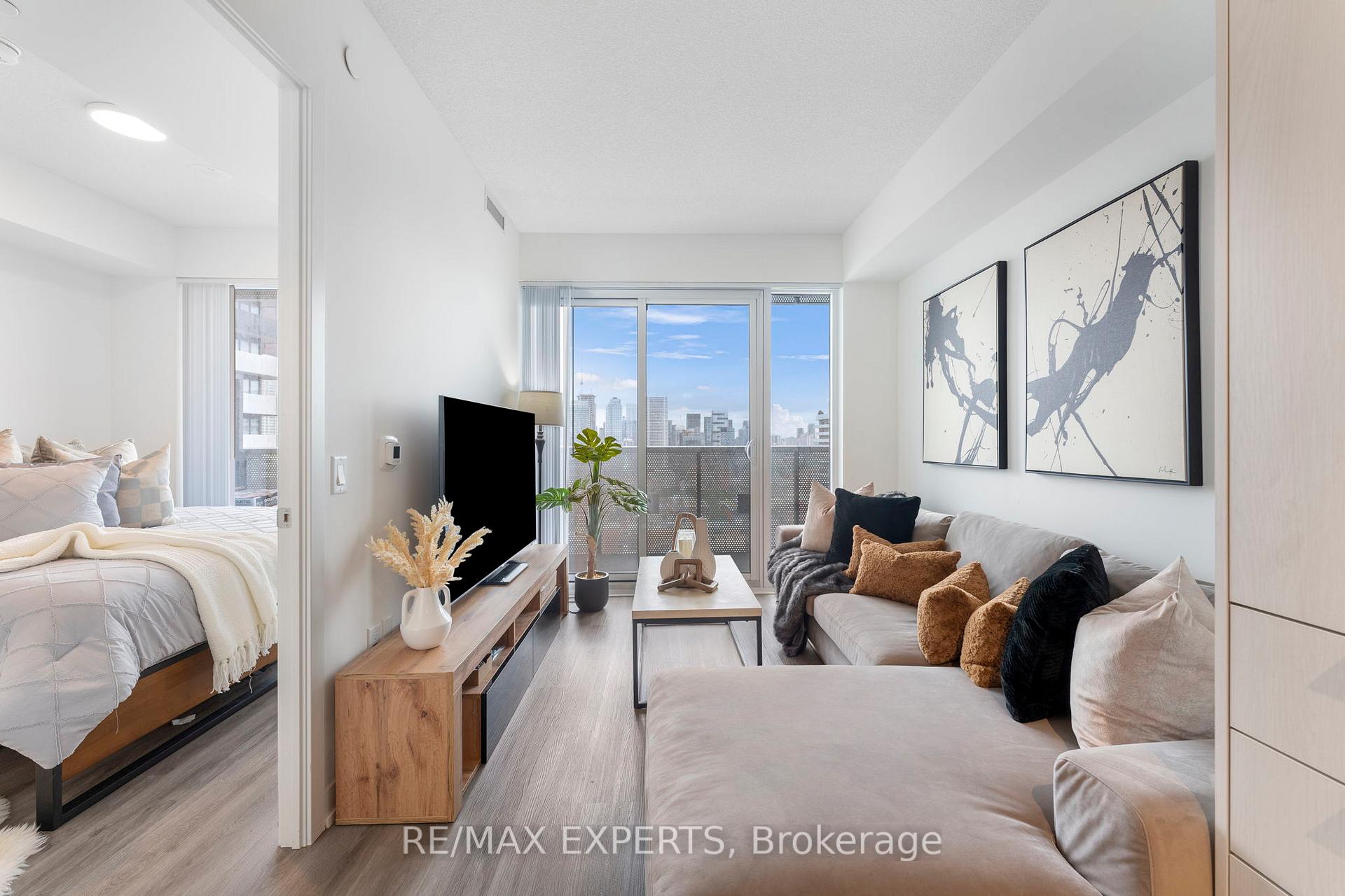 Front of Unit 3302, 138 Downes Street