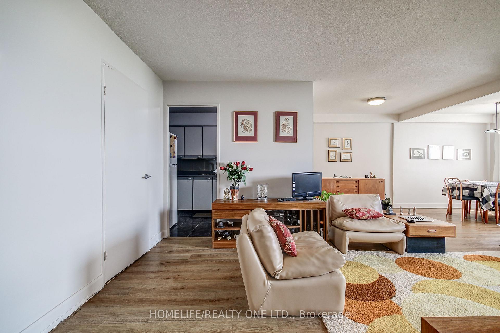 Photo 12 of Unit 1011, 5 Shady Golfway, Toronto, Flemingdon Park — HOMEH