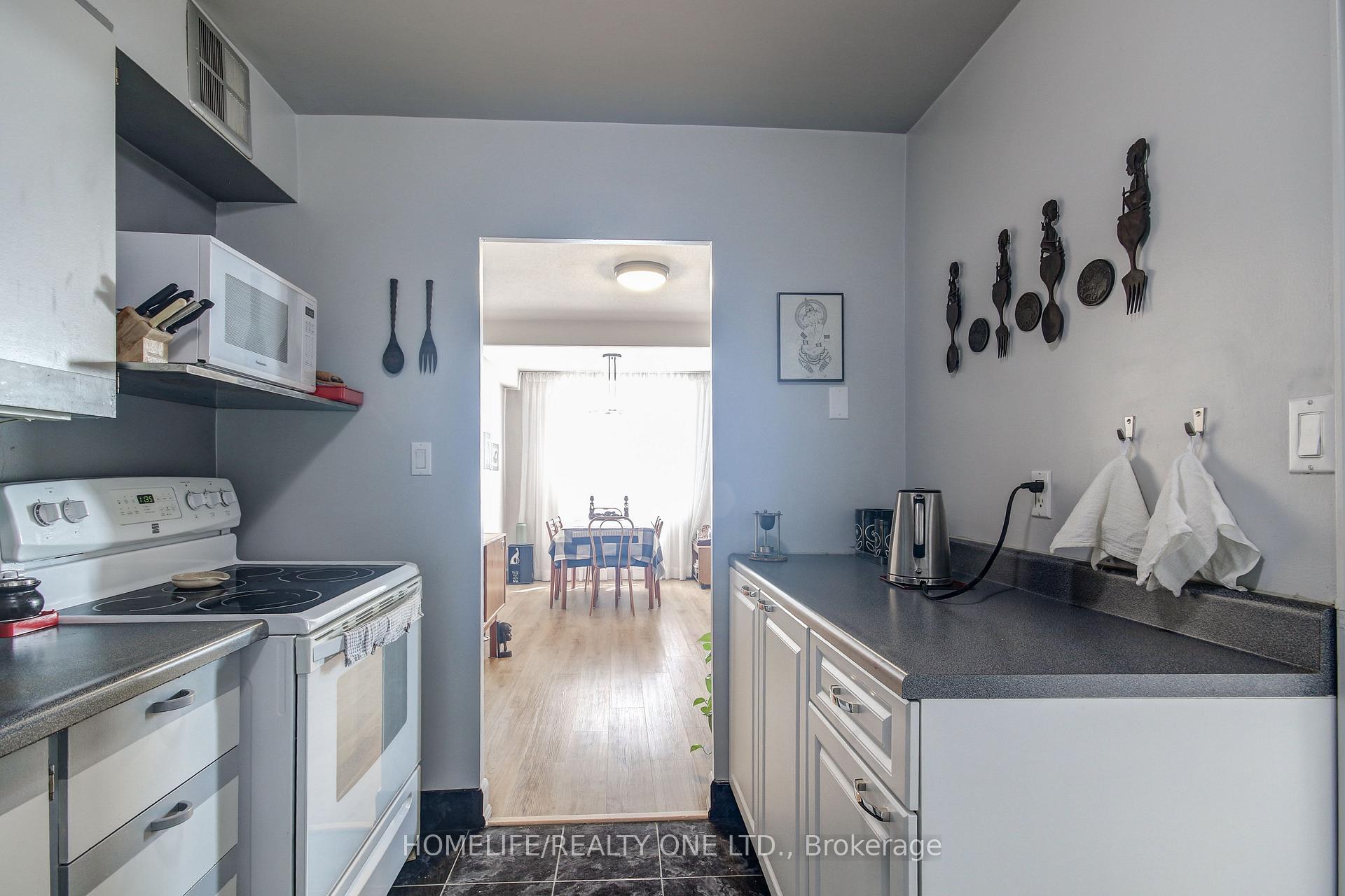 Photo 10 of Unit 1011, 5 Shady Golfway, Toronto, Flemingdon Park — HOMEH