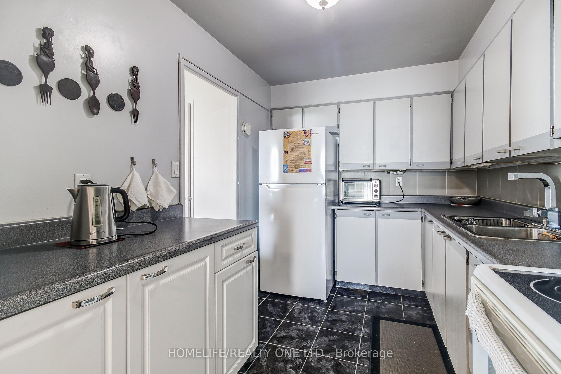 Photo 18 of Unit 1011, 5 Shady Golfway, Toronto, Flemingdon Park — HOMEH