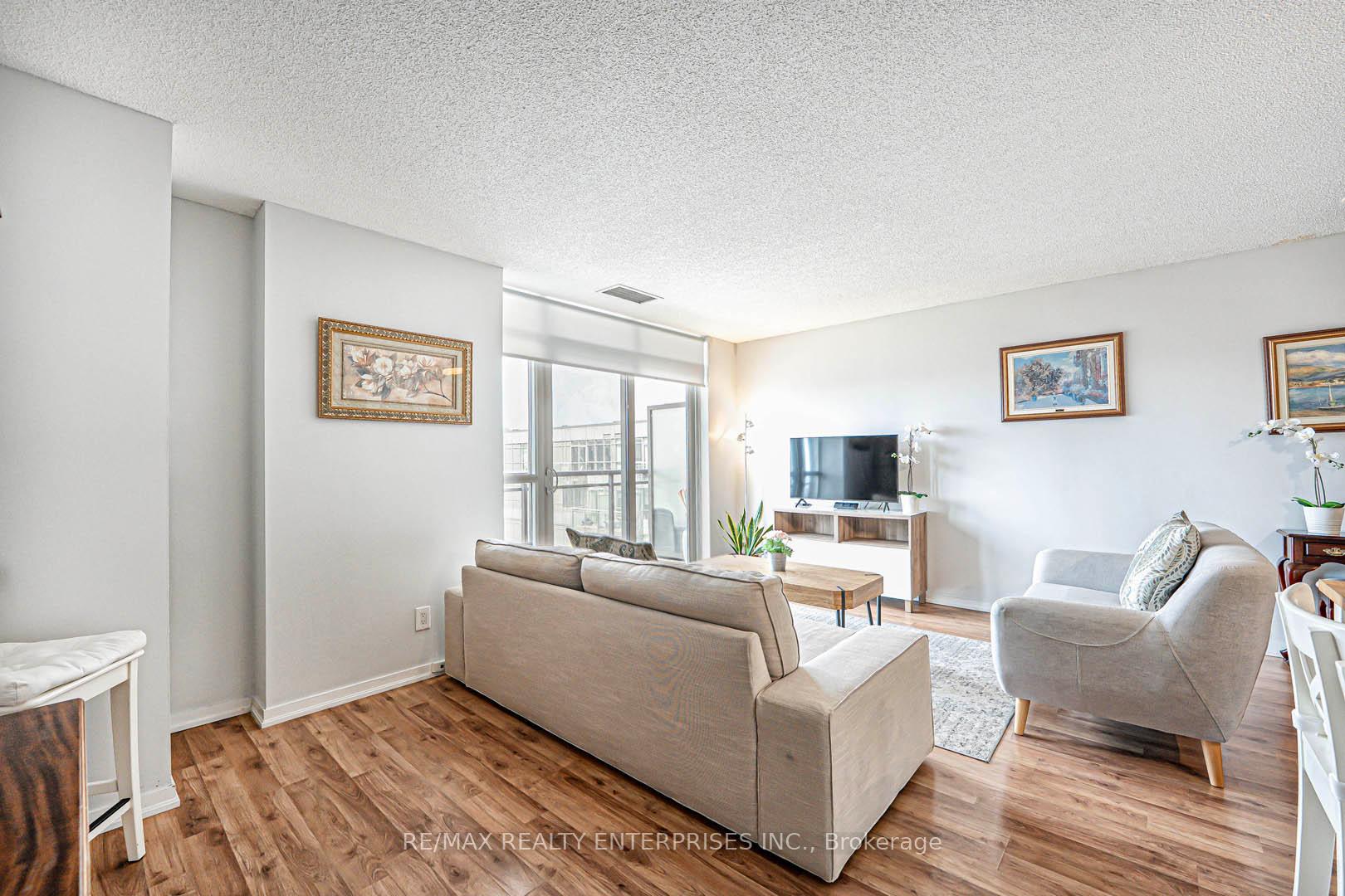 Photo 2 of Unit 1707, 38 Joe Shuster Way, Toronto, Niagara — HOMEH