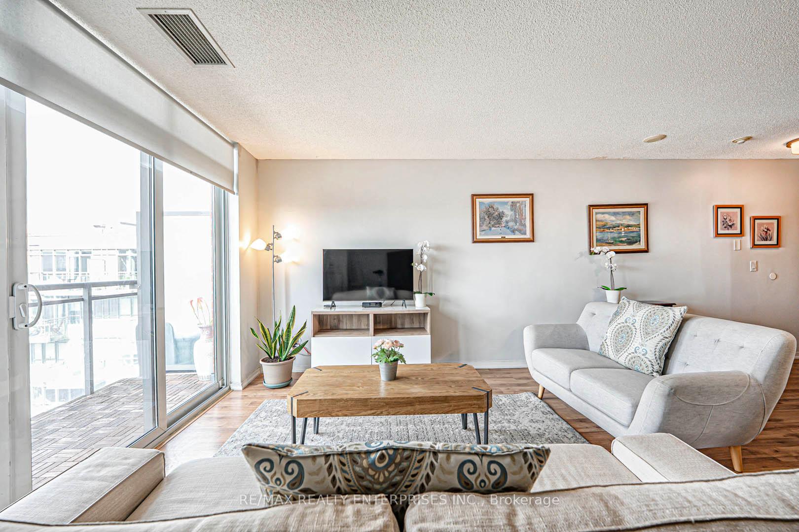 Photo 7 of Unit 1707, 38 Joe Shuster Way, Toronto, Niagara — HOMEH