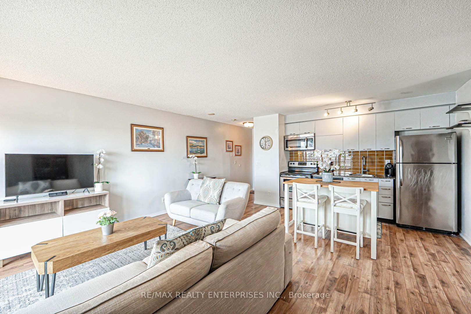 Photo 8 of Unit 1707, 38 Joe Shuster Way, Toronto, Niagara — HOMEH