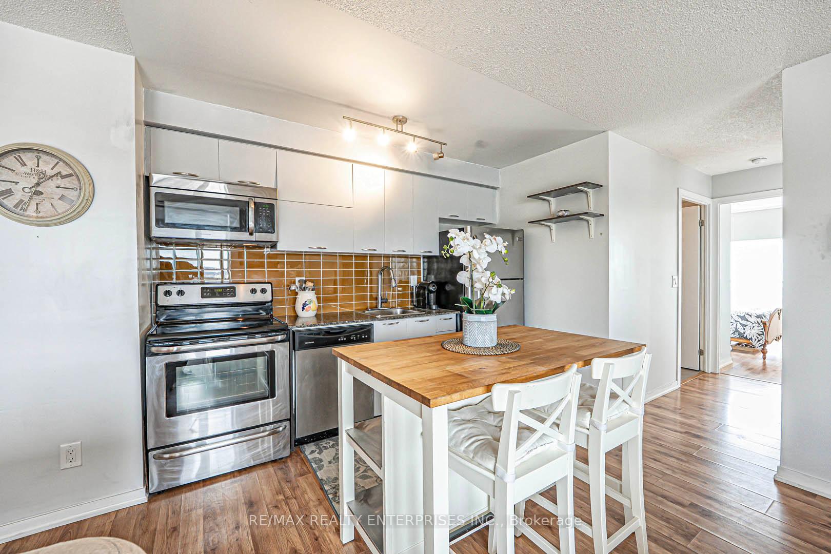 Photo 11 of Unit 1707, 38 Joe Shuster Way, Toronto, Niagara — HOMEH