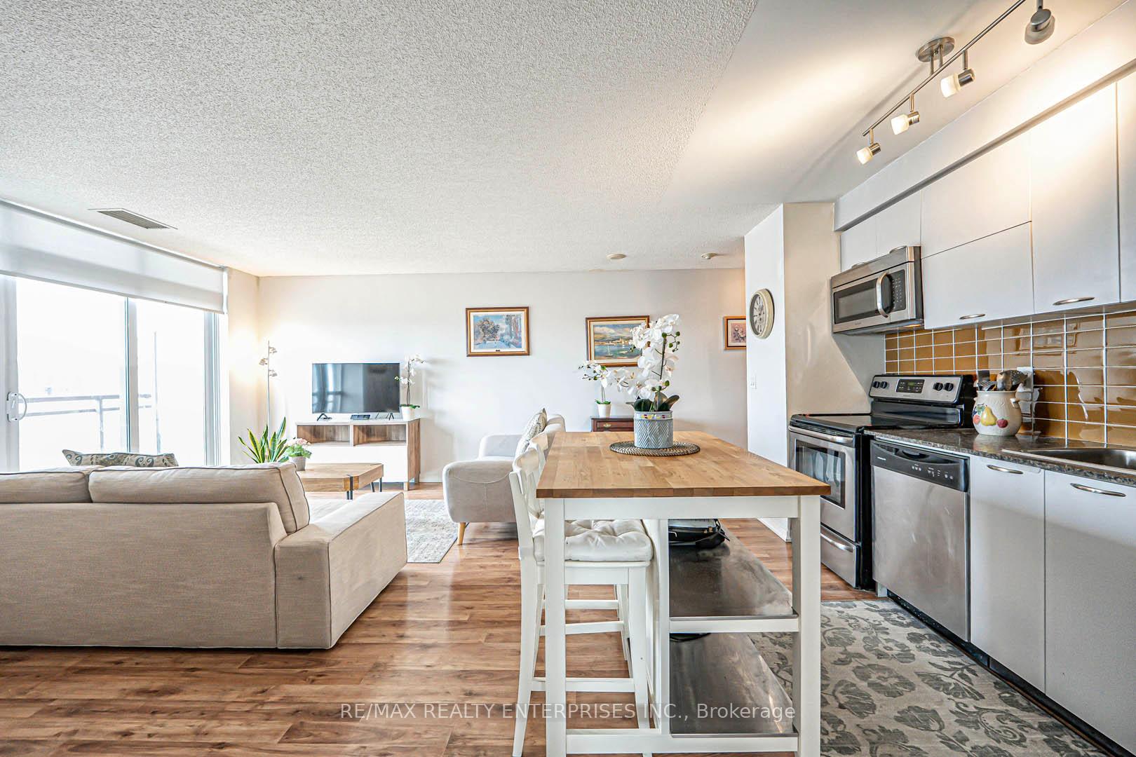 Photo 18 of Unit 1707, 38 Joe Shuster Way, Toronto, Niagara — HOMEH