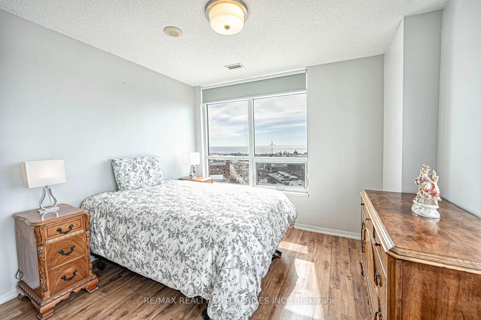 Photo 17 of Unit 1707, 38 Joe Shuster Way, Toronto, Niagara — HOMEH