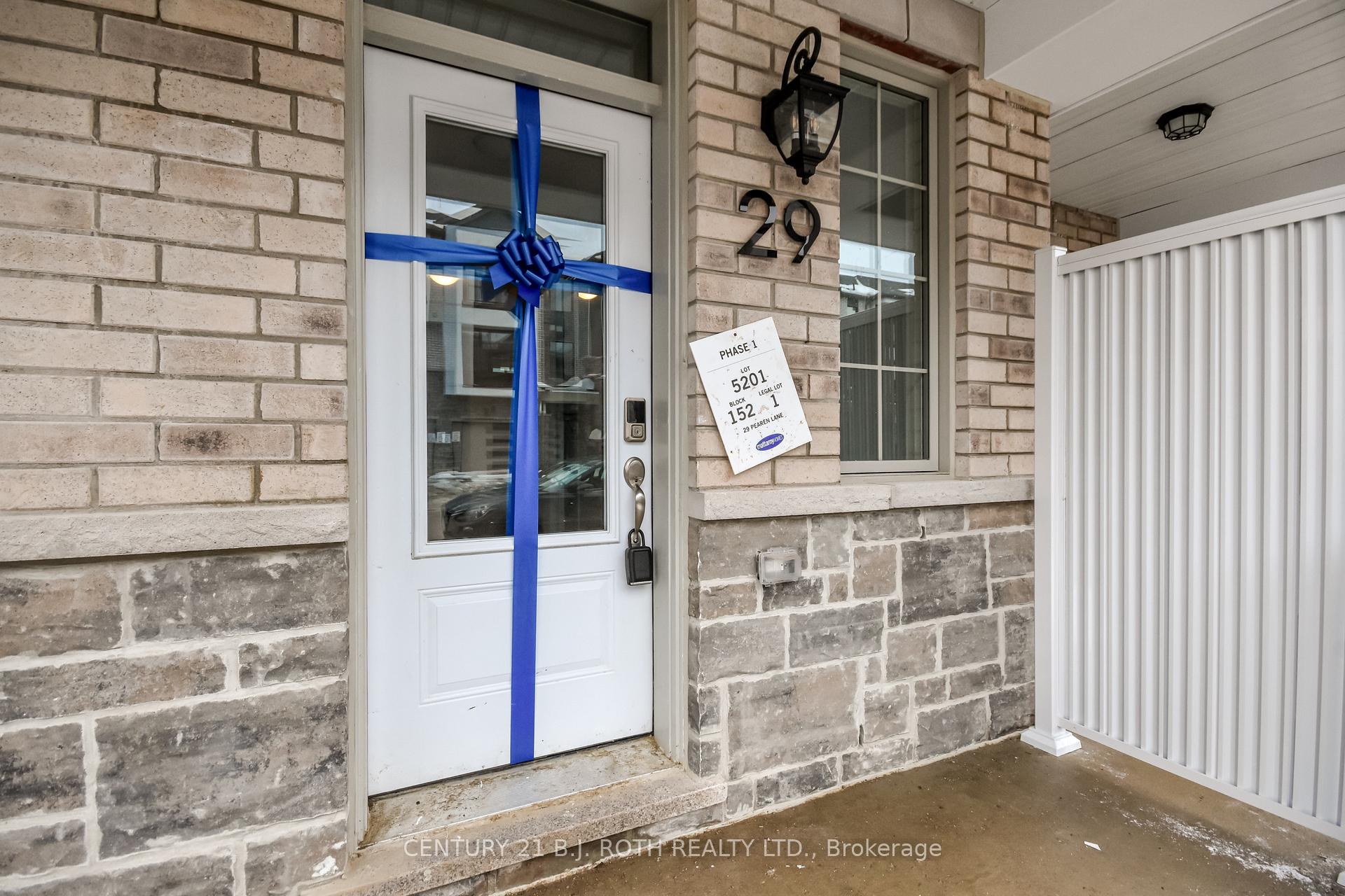 Photo 3 of 29 Pearen Lane, Barrie, Rural Barrie Southwest — HOMEH