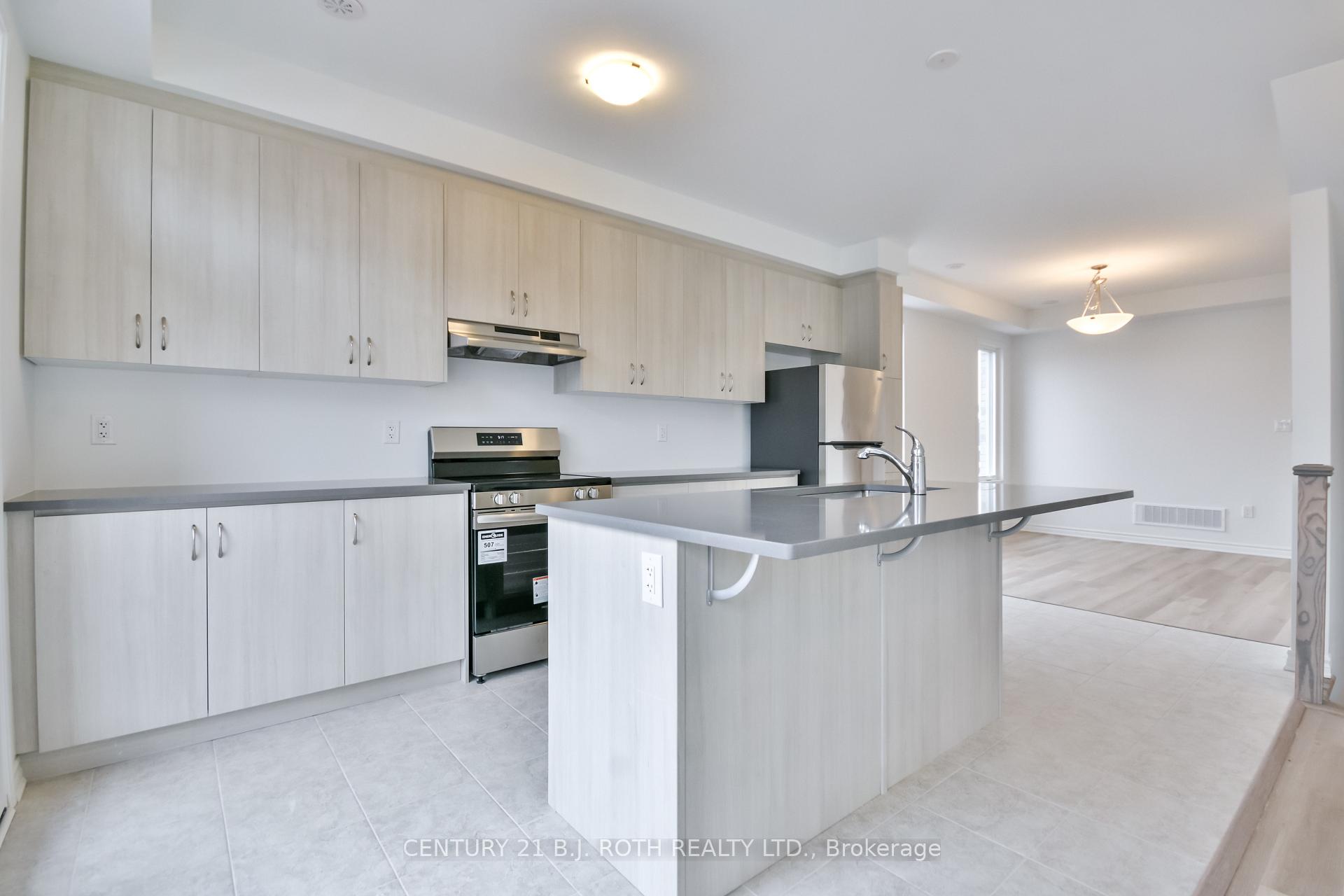 Photo 4 of 29 Pearen Lane, Barrie, Rural Barrie Southwest — HOMEH