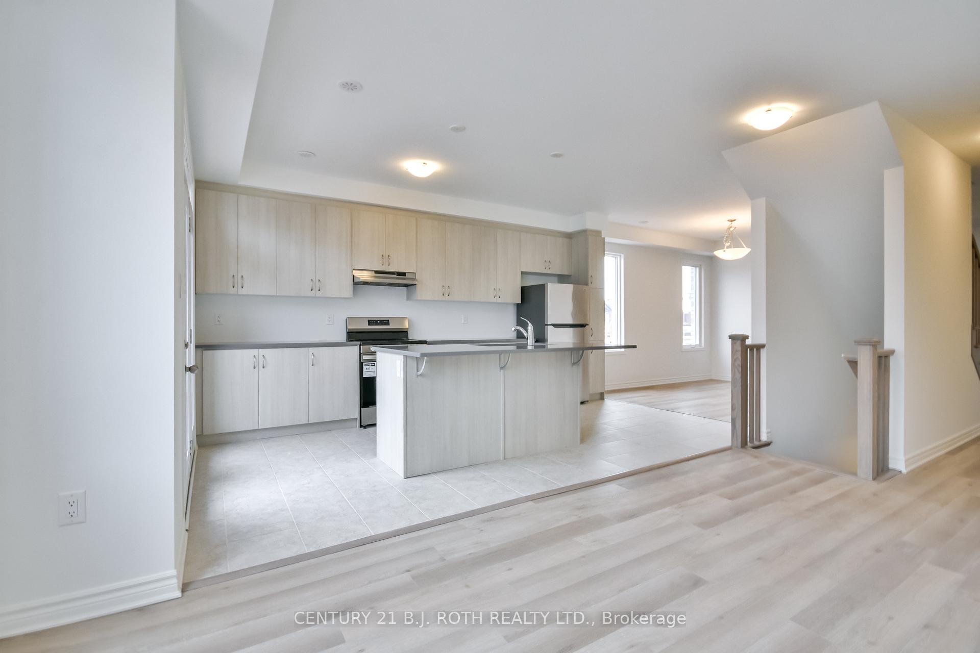 Photo 5 of 29 Pearen Lane, Barrie, Rural Barrie Southwest — HOMEH