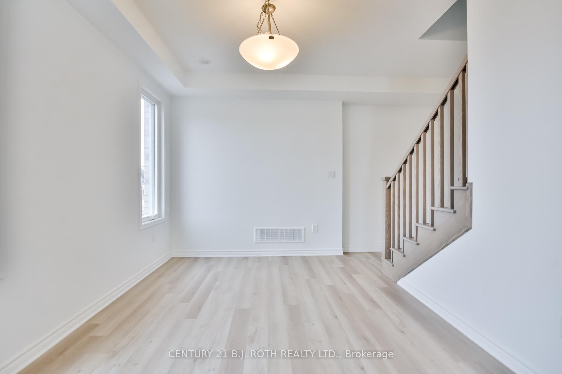 Photo 11 of 29 Pearen Lane, Barrie, Rural Barrie Southwest — HOMEH