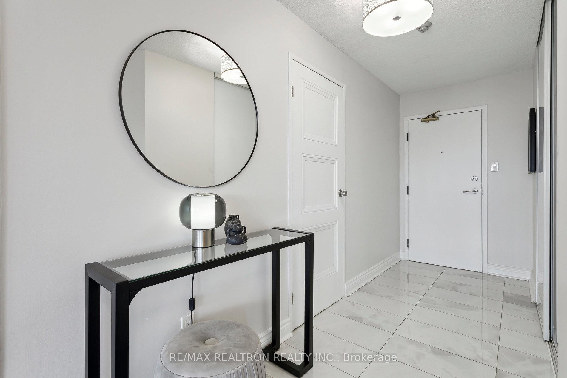 Photo 3 of Unit 1017, 5 Rowntree Road, Etobicoke, Mount Olive-Silverstone-Jamestown — HOMEH