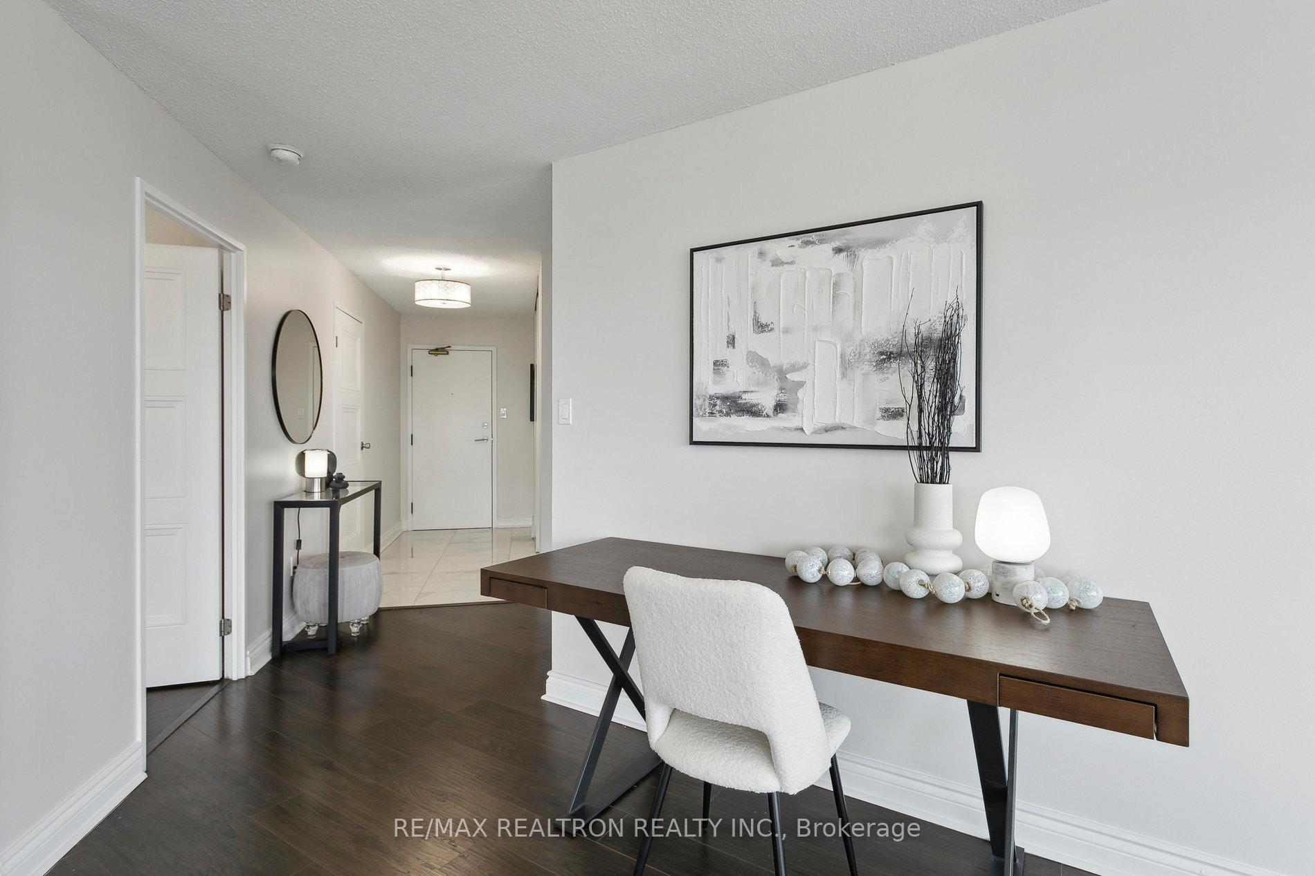 Photo 7 of Unit 1017, 5 Rowntree Road, Etobicoke, Mount Olive-Silverstone-Jamestown — HOMEH