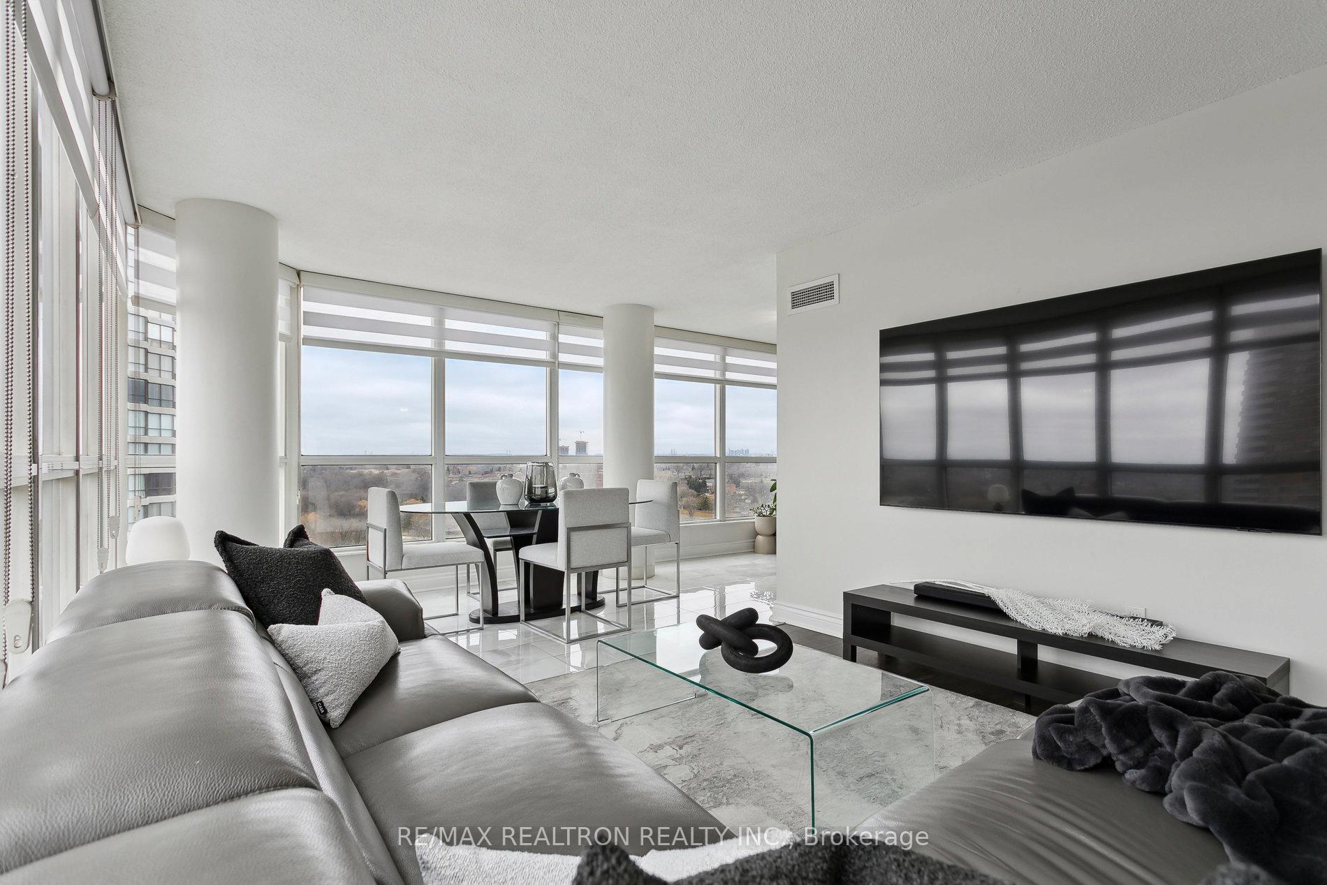 Photo 4 of Unit 1017, 5 Rowntree Road, Etobicoke, Mount Olive-Silverstone-Jamestown — HOMEH