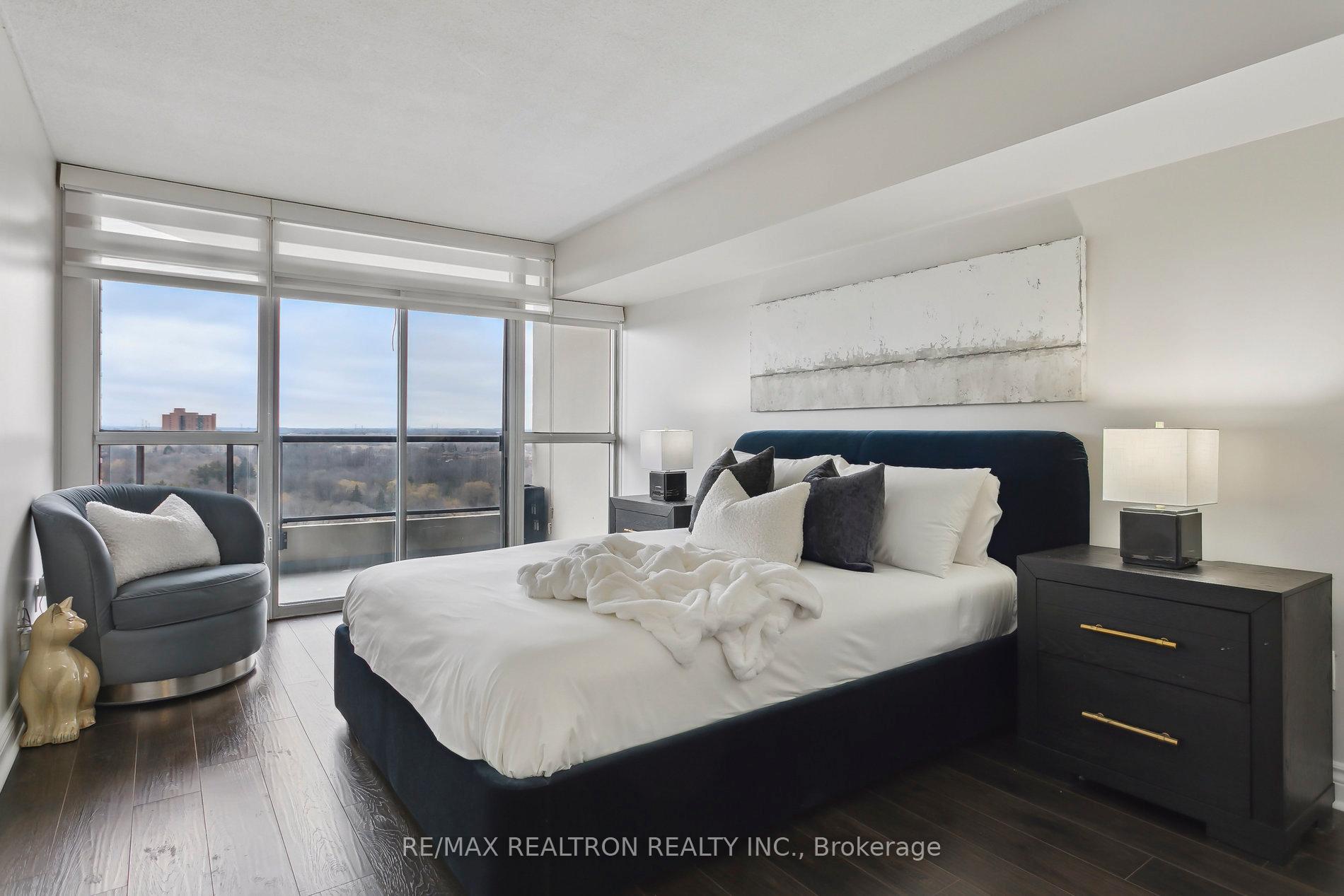 Photo 19 of Unit 1017, 5 Rowntree Road, Etobicoke, Mount Olive-Silverstone-Jamestown — HOMEH