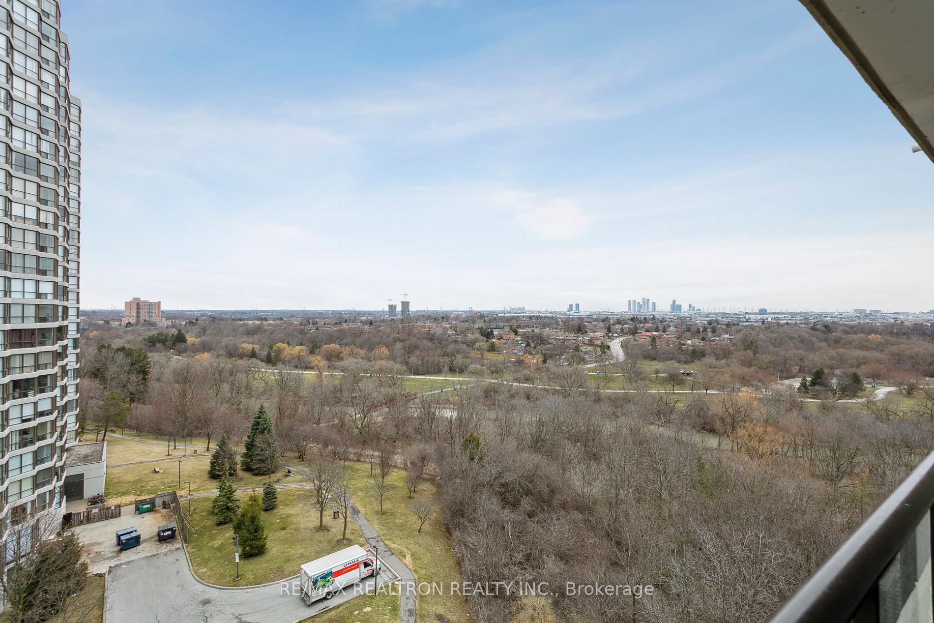 Photo 15 of Unit 1017, 5 Rowntree Road, Etobicoke, Mount Olive-Silverstone-Jamestown — HOMEH