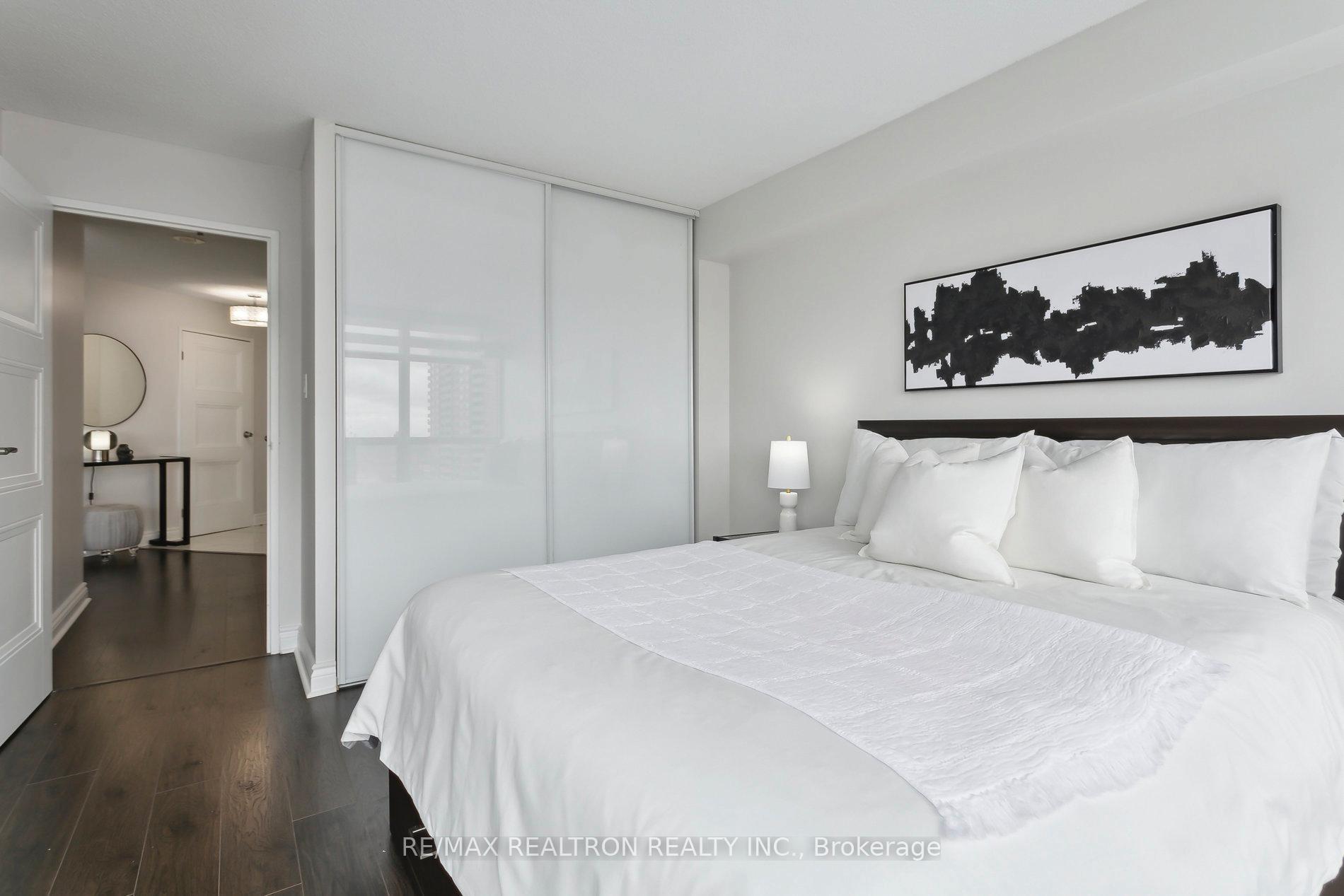 Photo 14 of Unit 1017, 5 Rowntree Road, Etobicoke, Mount Olive-Silverstone-Jamestown — HOMEH