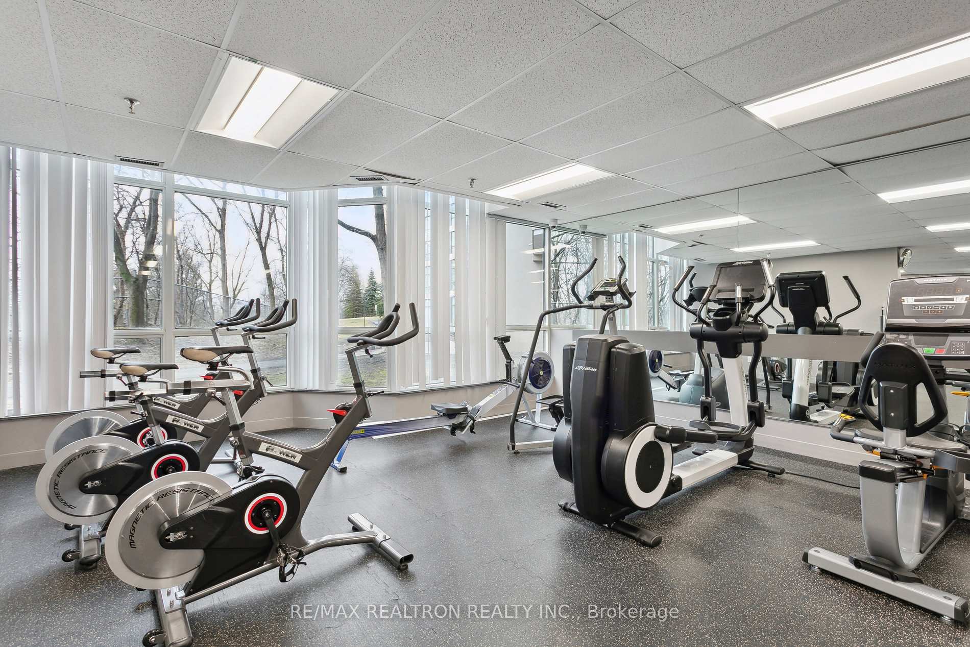 Photo 25 of Unit 1017, 5 Rowntree Road, Etobicoke, Mount Olive-Silverstone-Jamestown — HOMEH