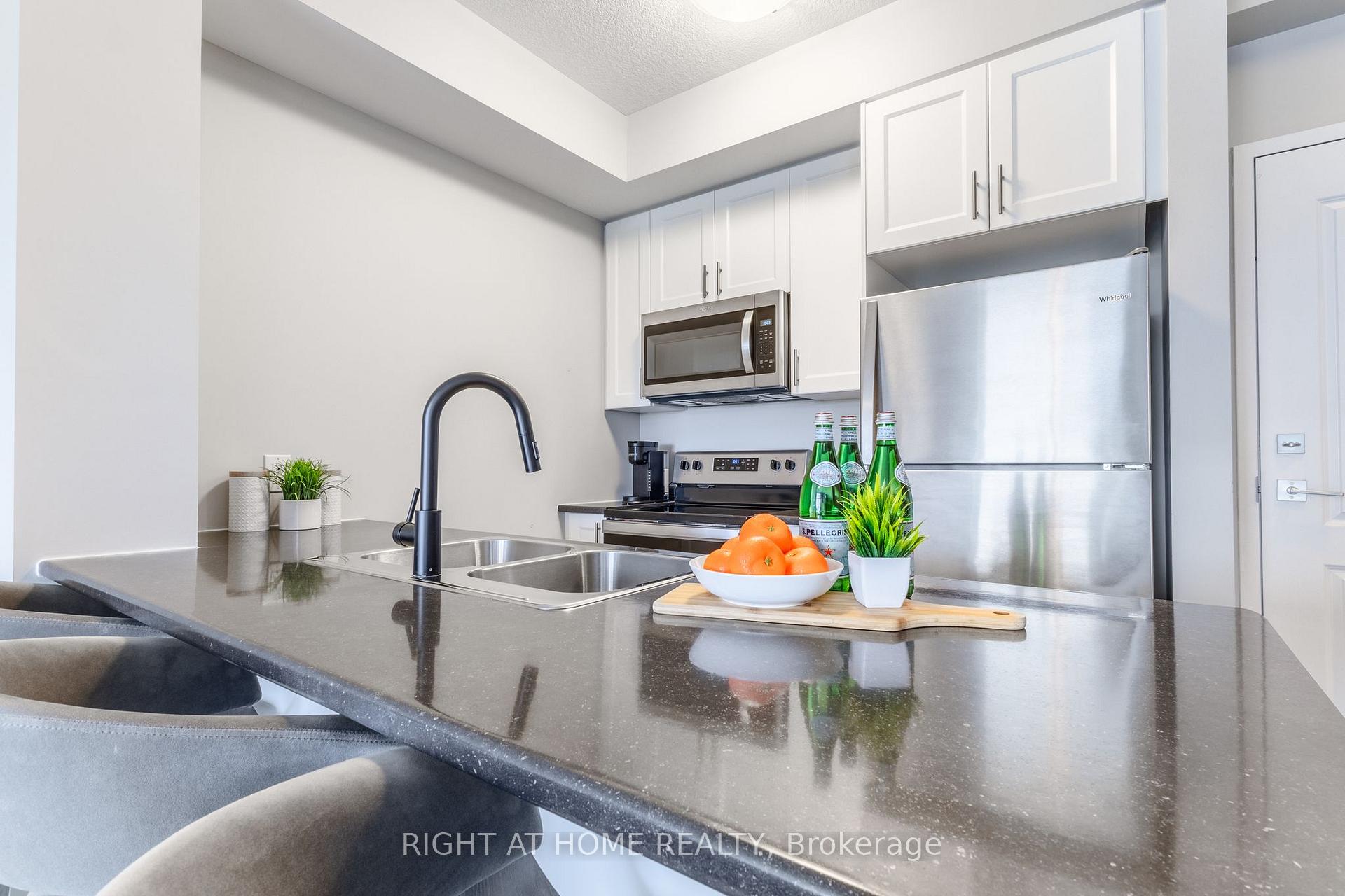 Photo 5 of Unit 331, 450 Dundas Street E, Hamilton, Waterdown — HOMEH
